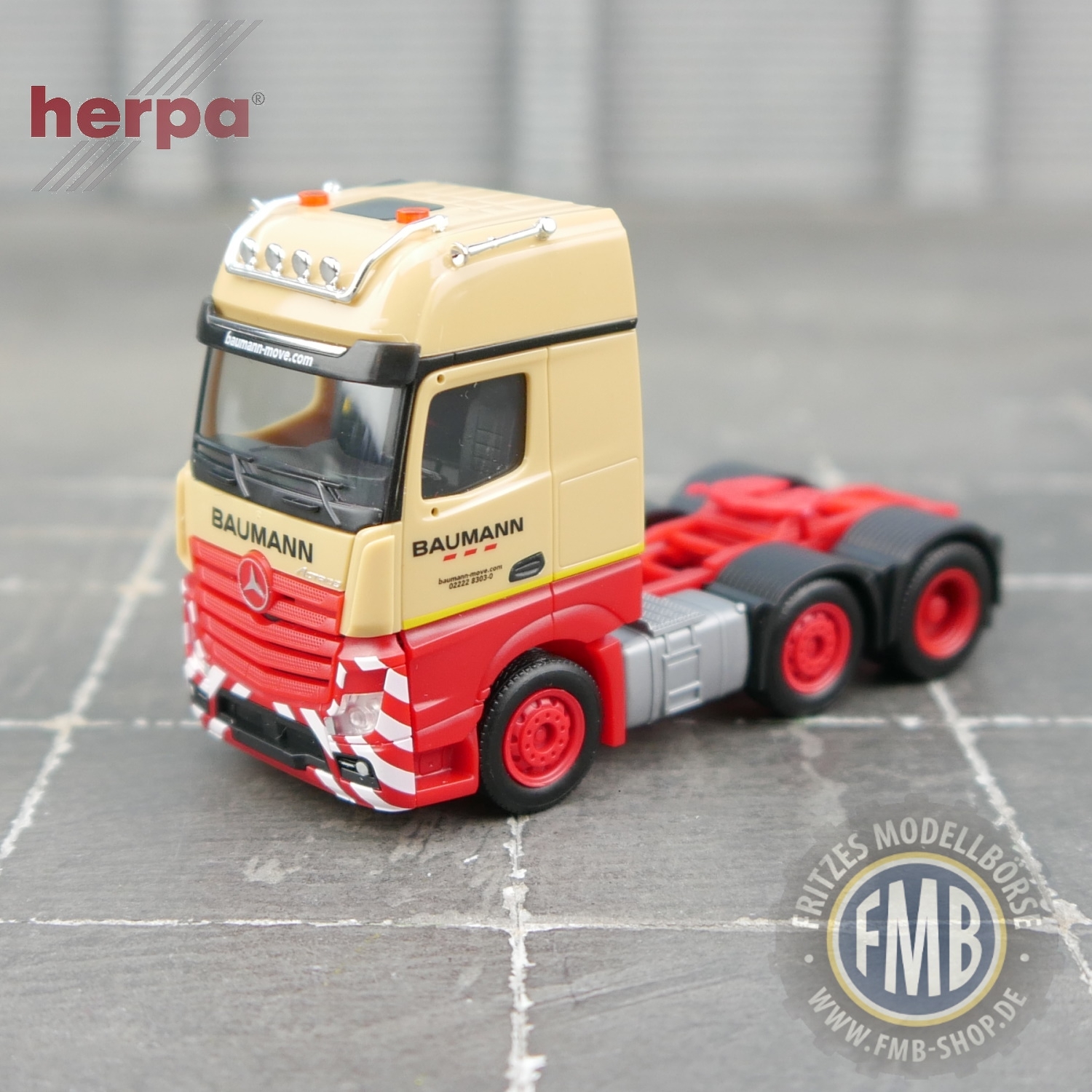 951227 - Herpa - Mercedes-Benz Actros GigaSpace 6x2 3achs Zugmaschine "Baumann"