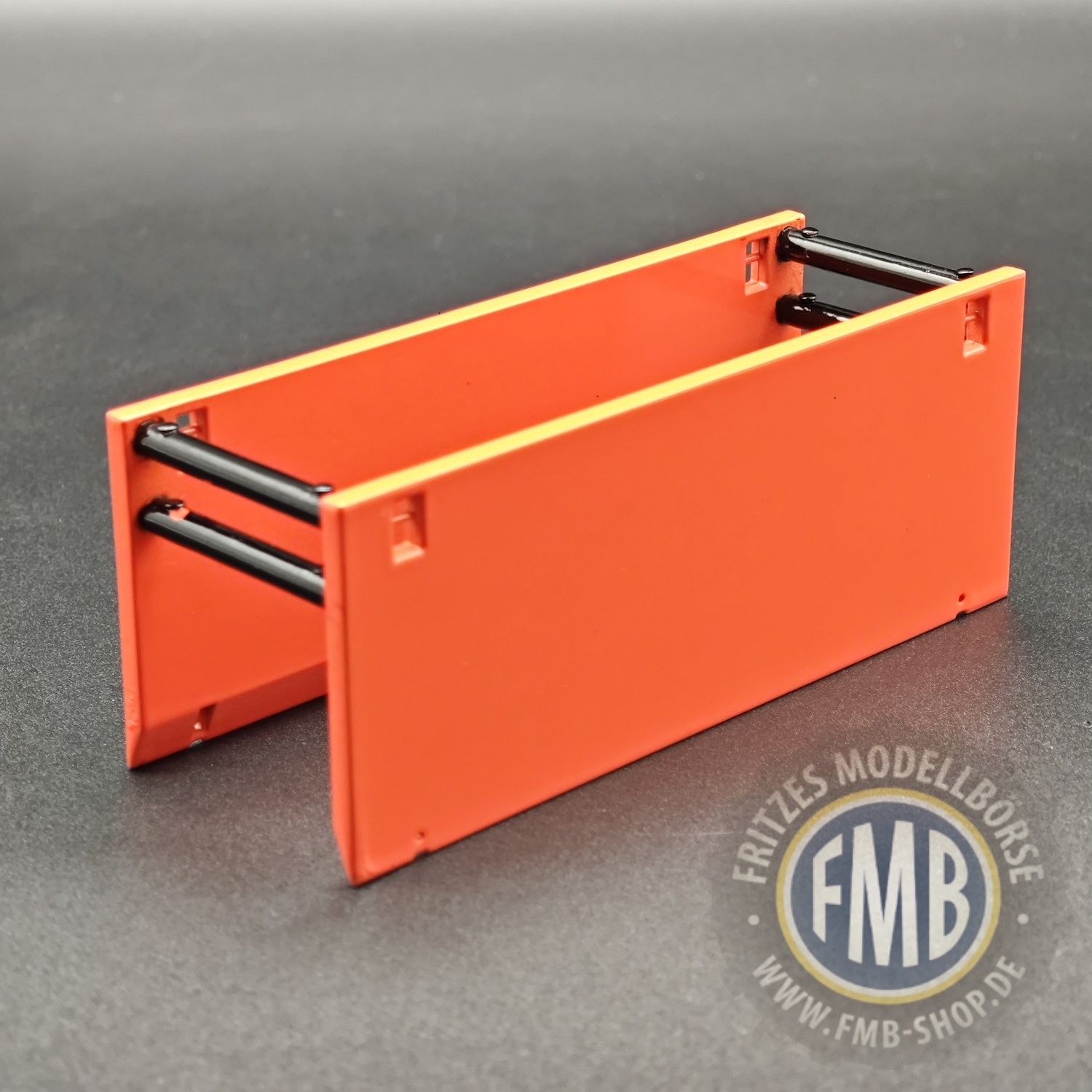 W2052/4 - Sword - GME trench box - orange,black  -