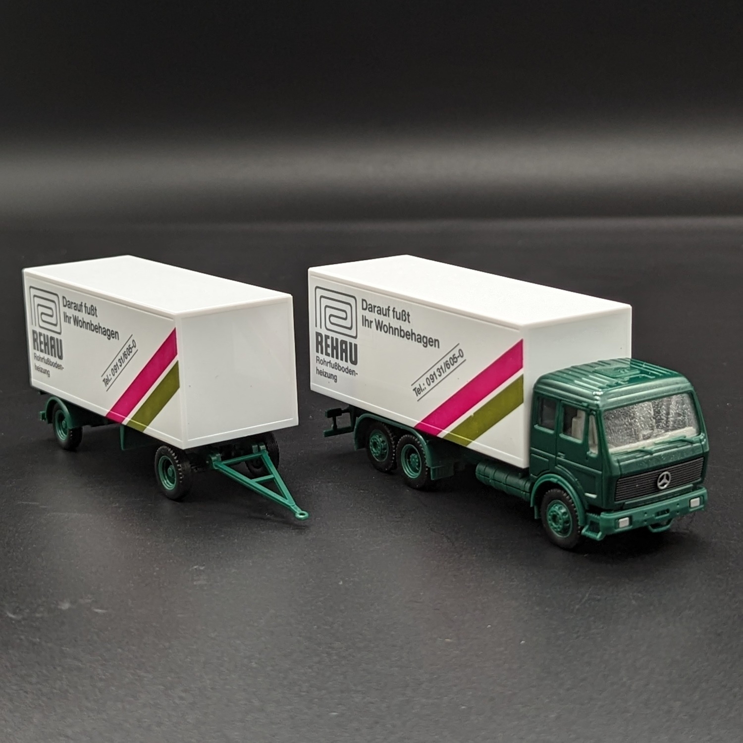 60736 - Herpa - Mercedes-Benz NG `80  box truck/trailer "Rehau Fenster"