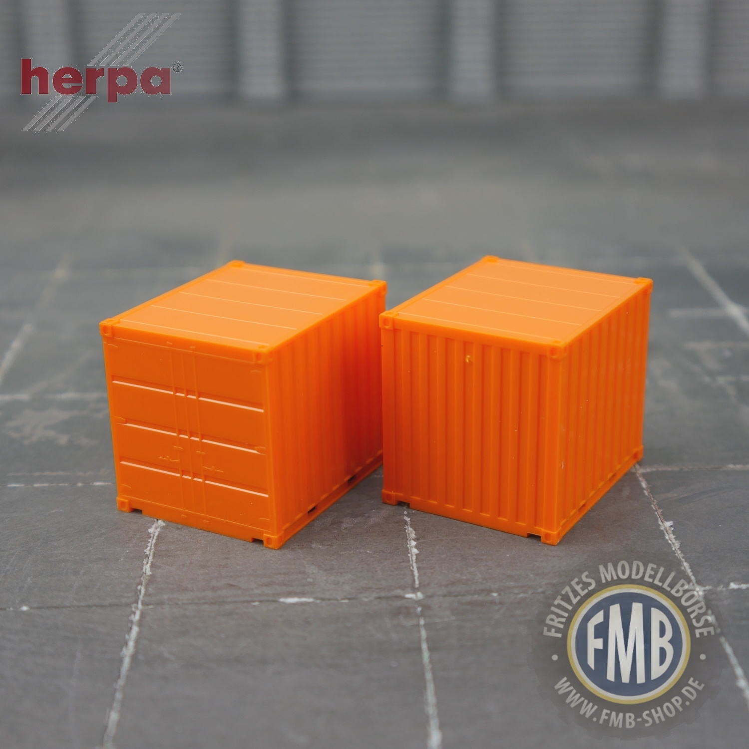 946216 - Herpa - 10ft. Container, kommunalorange - 2er Set