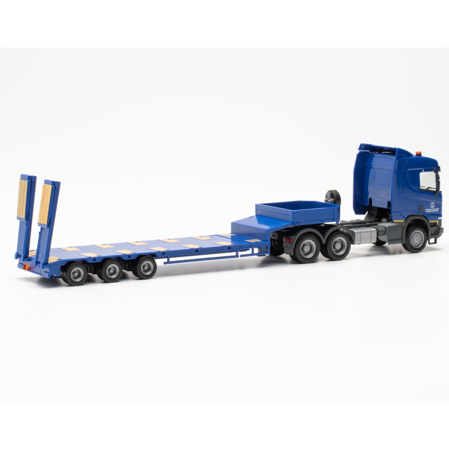 747035 - Herpa - Scania CR 6x6 Semitieflade-Sattelzug "Bundeswehr / WTD 91", blau