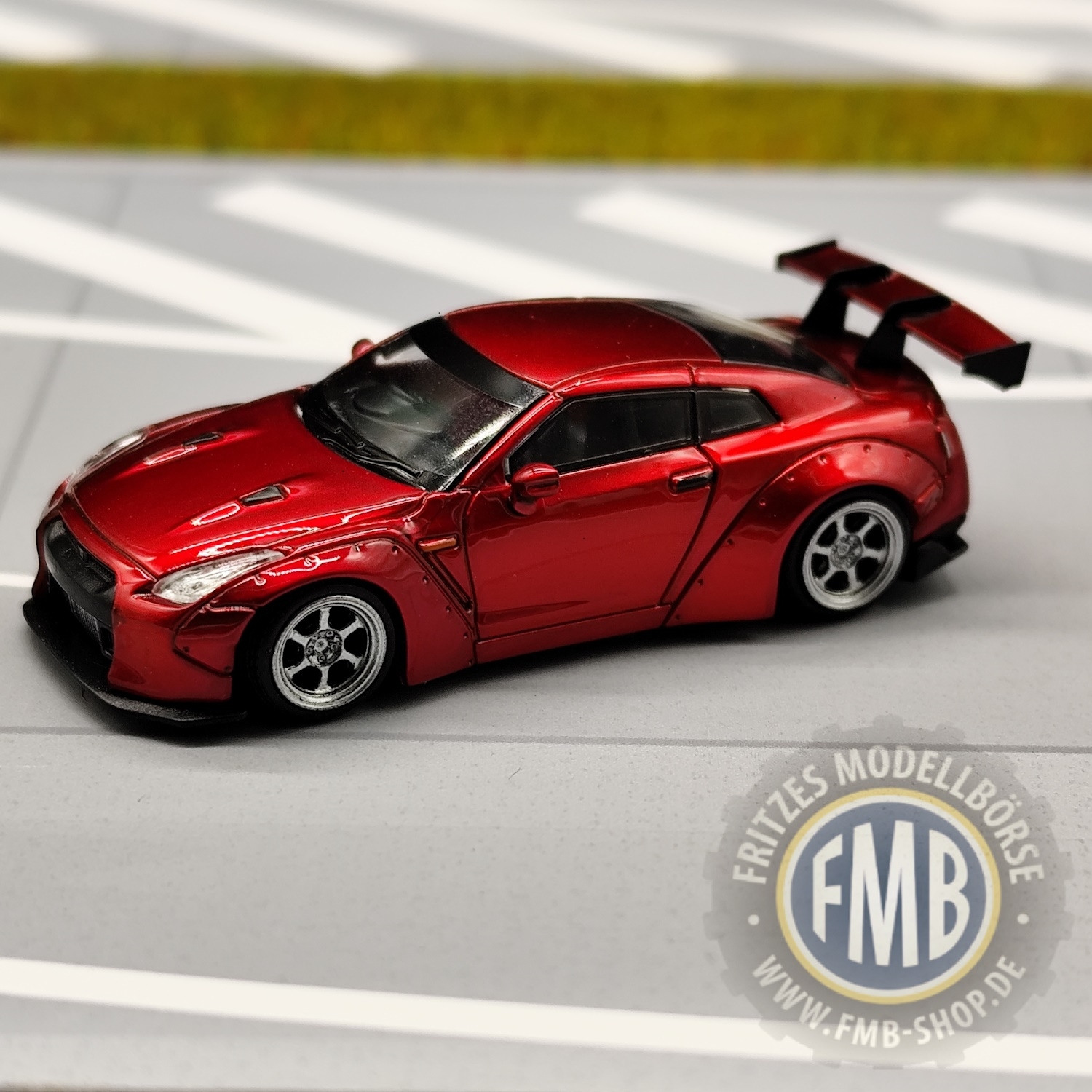 63708 - Micro City 87 - Nissan GTR35,  red met. with silver rims