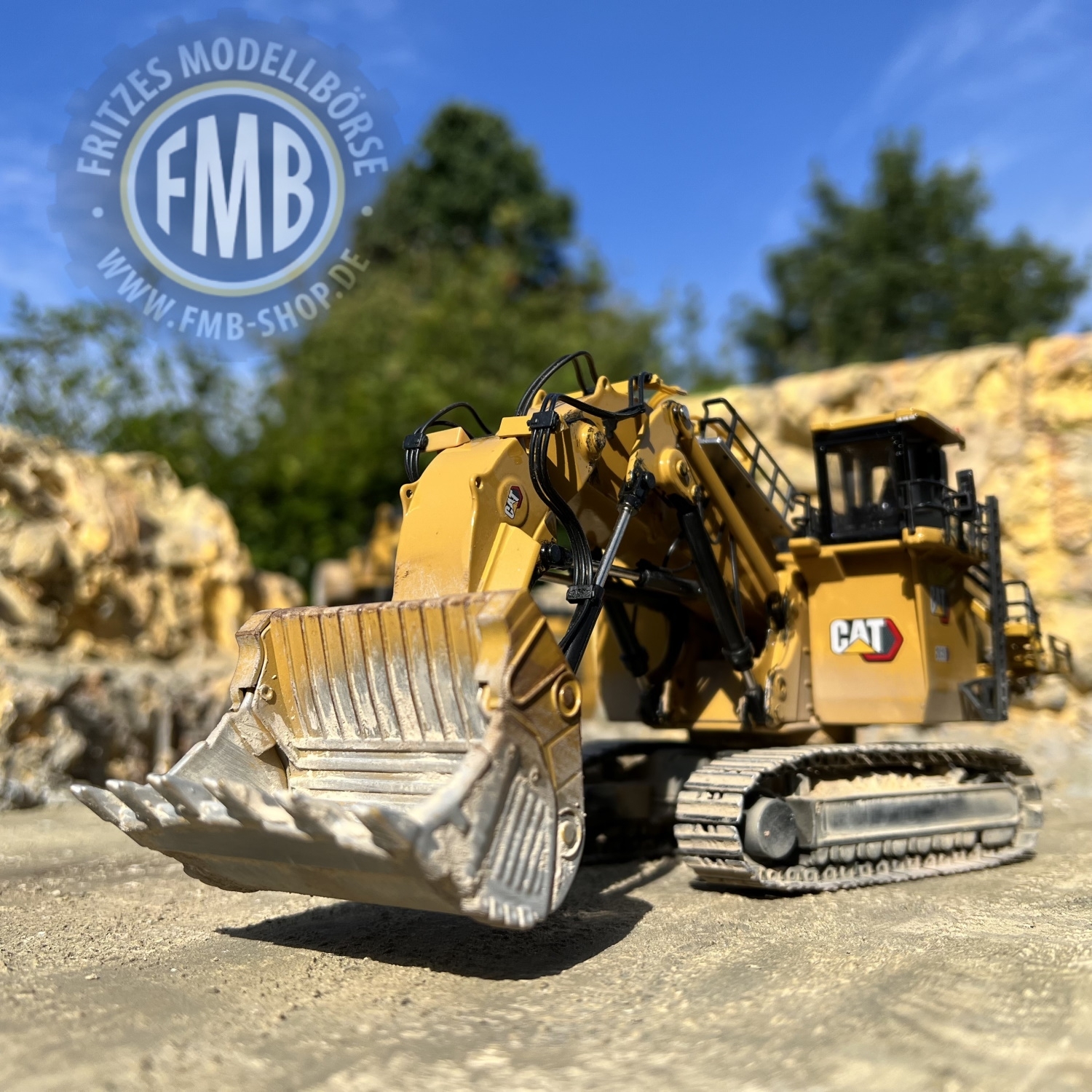 Caterpillar CAT 6060FS Mining excavator - weathered