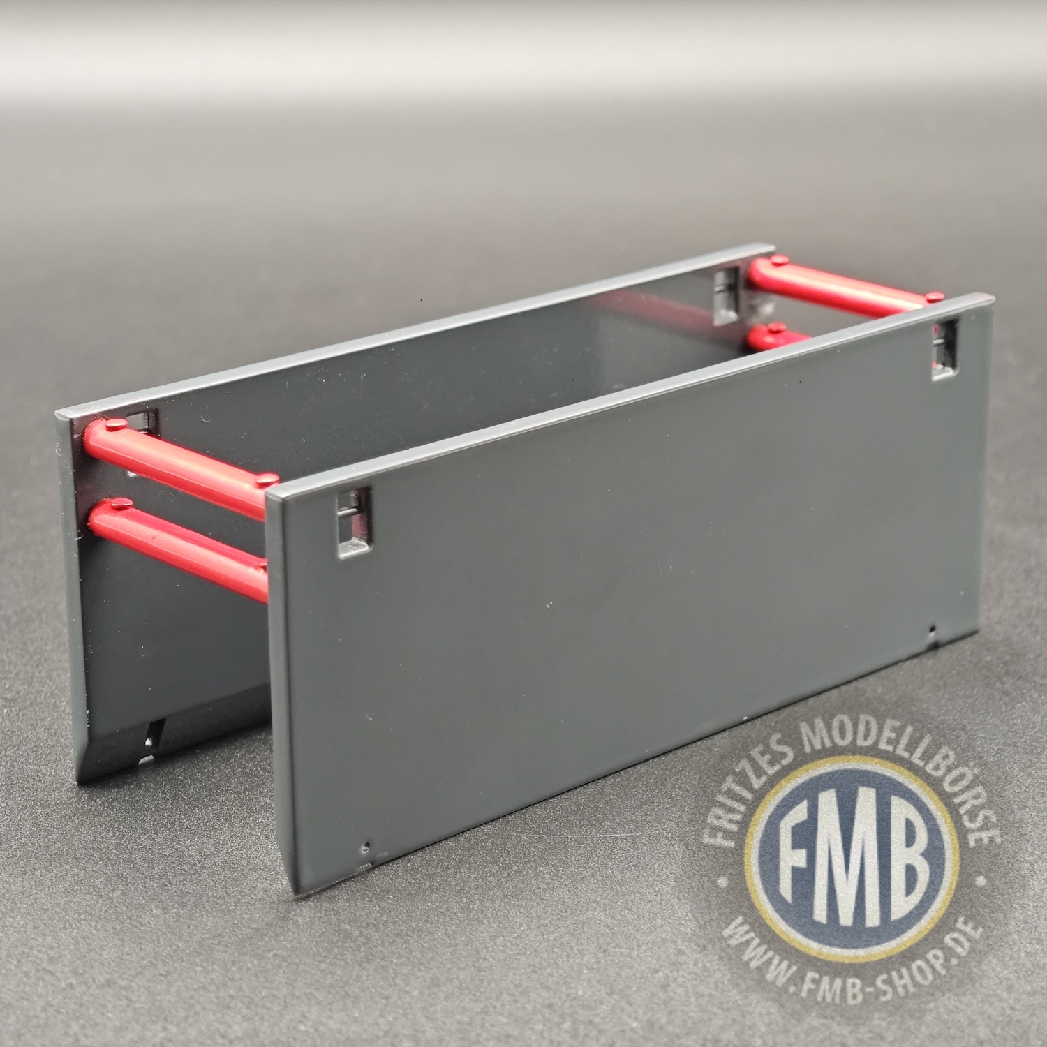 W2052/3 - Sword - GME trench box - gray-red  -