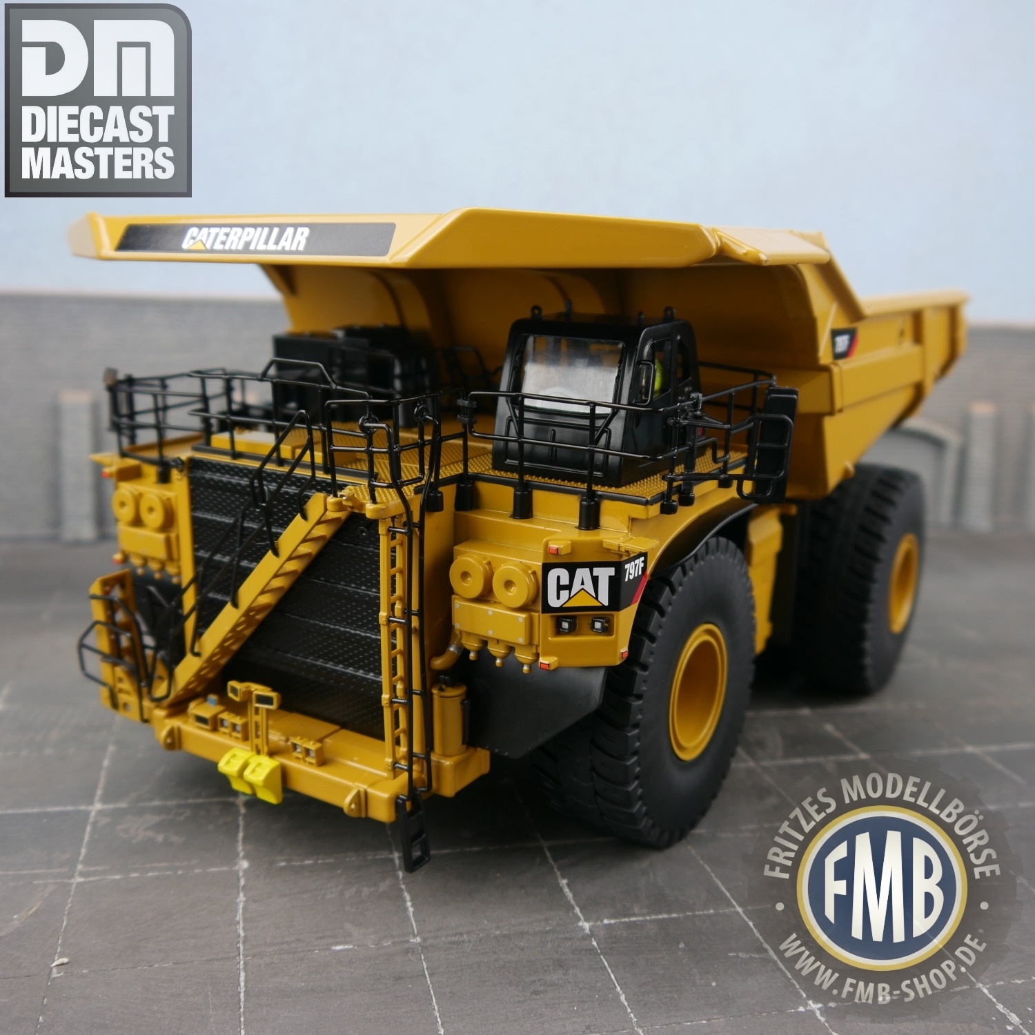 85655 - Diecast Masters - CAT 797F  Mining Truck Dumper - TIER 4