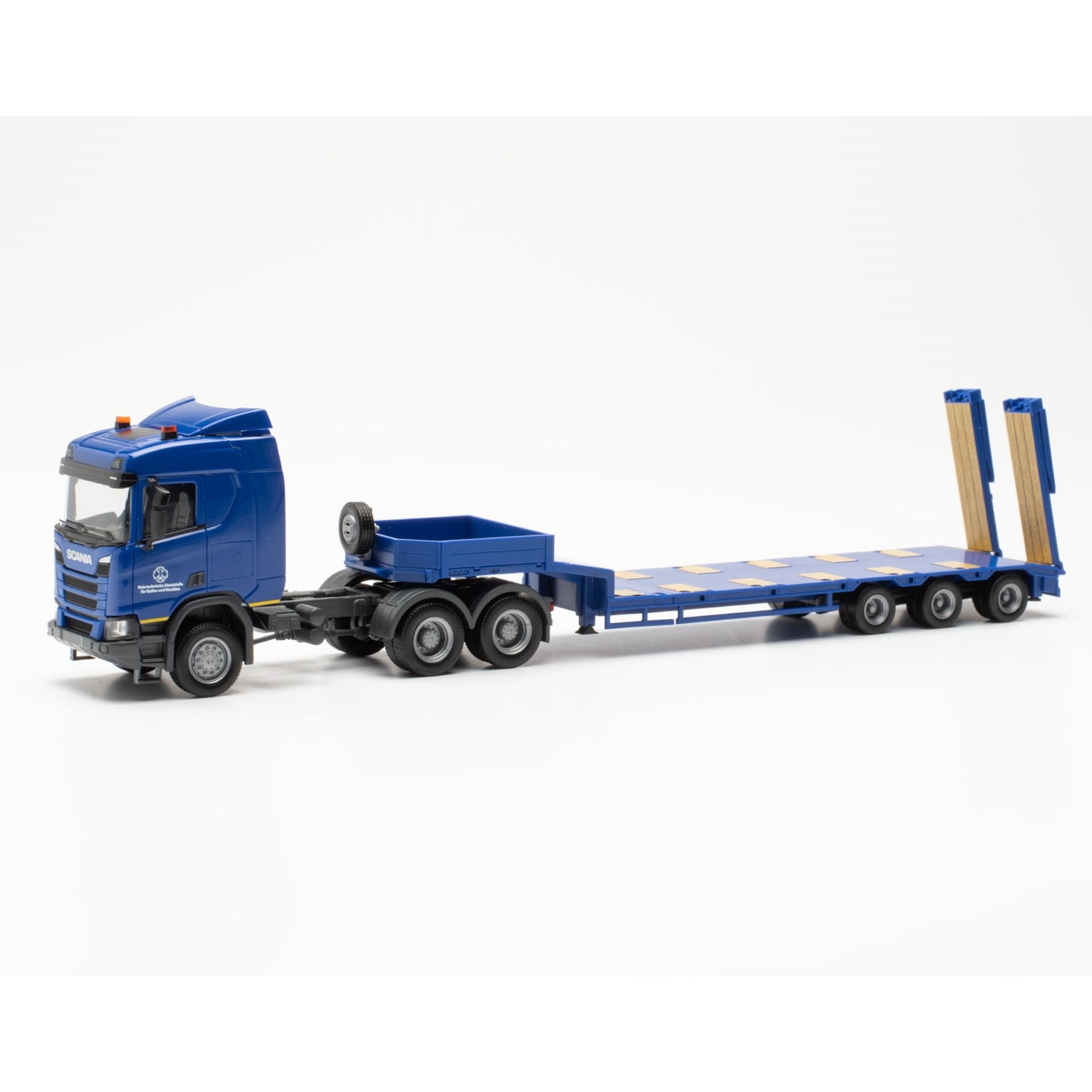 747035 - Herpa - Scania CR 6x6 Semitieflade-Sattelzug "Bundeswehr / WTD 91", blau