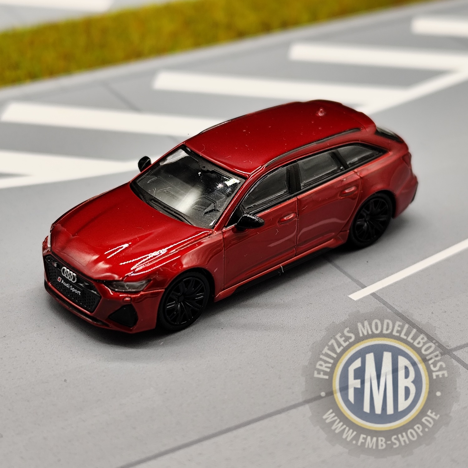 62993 - Micro City 87 - Audi RS6 Avant, dunkelrot metallic mit schwarzen Felgen