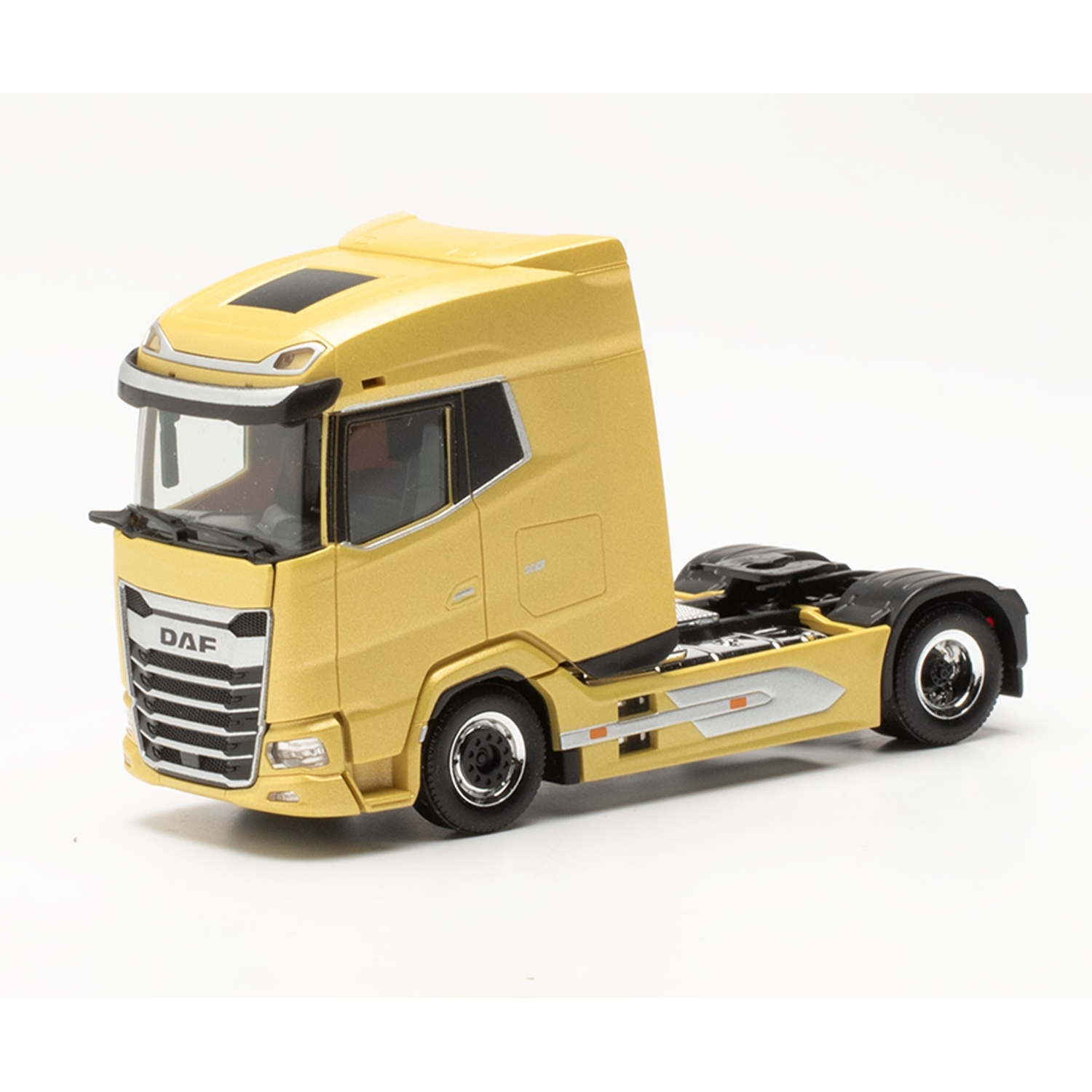 316262 - Herpa - DAF XG truck tractor, tuscan yellow metallic