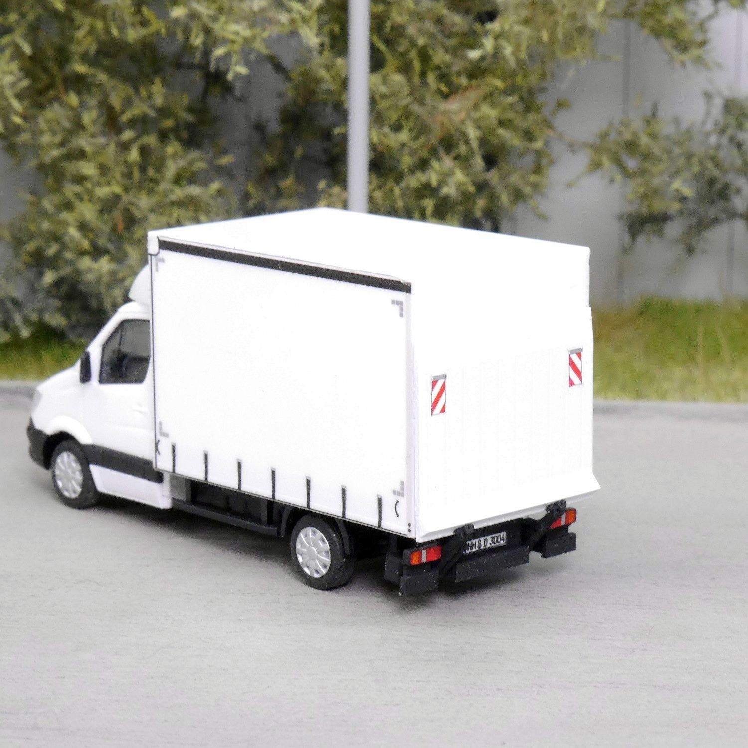 EM181 - Elbe-Modell Kit - Tail lift for 3,5t truck - 2 pieces