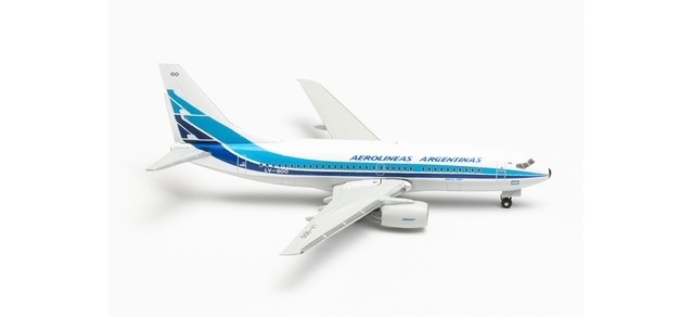 534932 - Herpa Wings - Aerolineas Argentinas Boeing 737-700 "70th Anniversary  - LV-GOO -