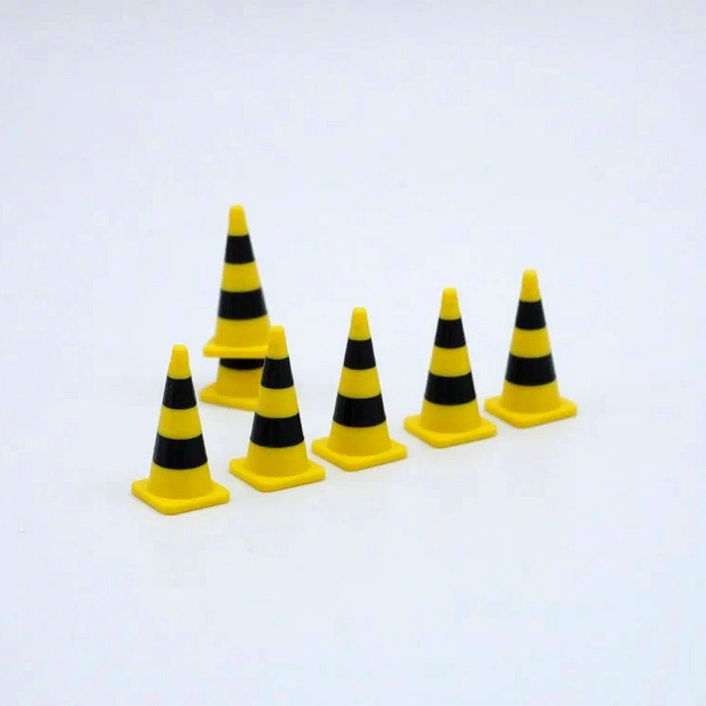 150063 - 3D-Druckfactory - Traffic cones / pylons, high, stackable, yellow/black - 20 pieces