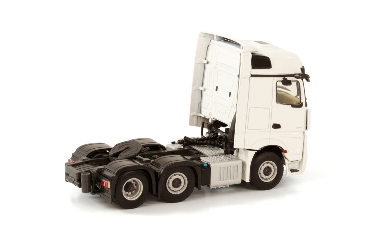 03-2039 - WSI - Mercedes-Benz Actros MP5 BigSpace 6x2 3achs Zugmaschine - white line -