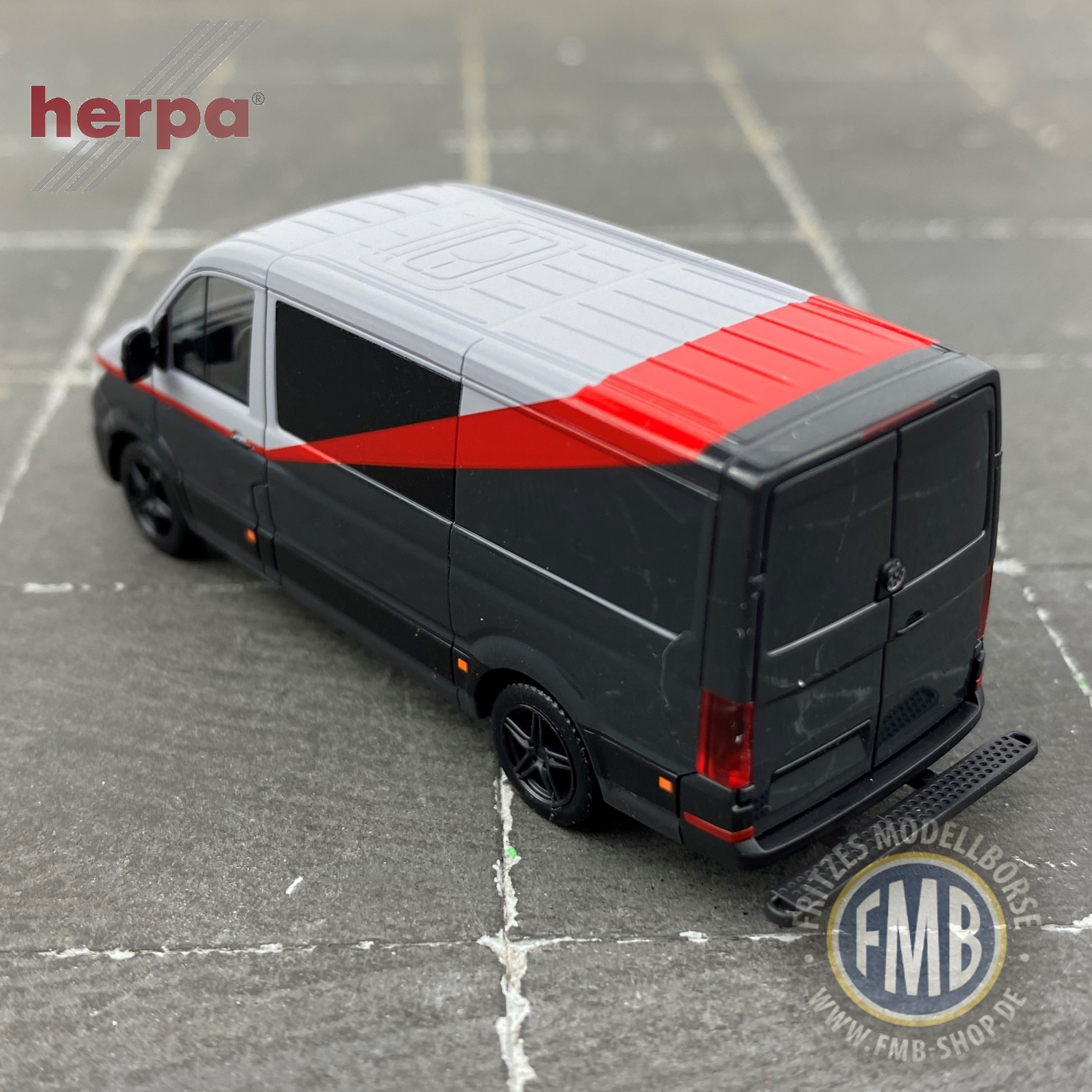 949620 - Herpa - Volkswagen VW Crafter Halbbus Flachdach "THE FMB-TEAM"