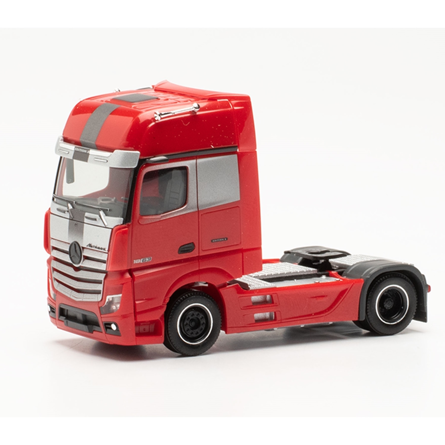 315852 - Herpa - Mercedes-Benz Actros `18 GigaSpace 4x2 truck tractor "Edition 3", red