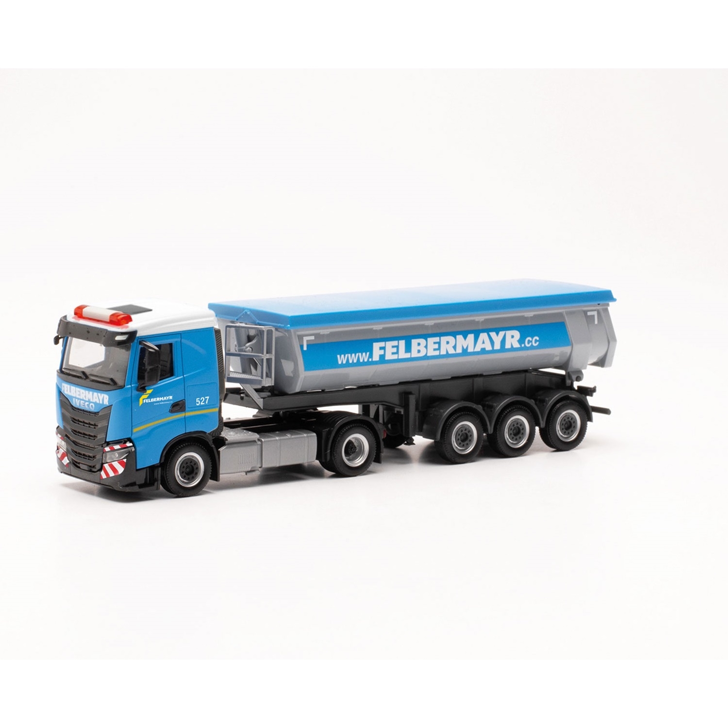 316569 - Herpa - Iveco S-Way AT with halfpipe tipp trailer "Felbermayr" AT