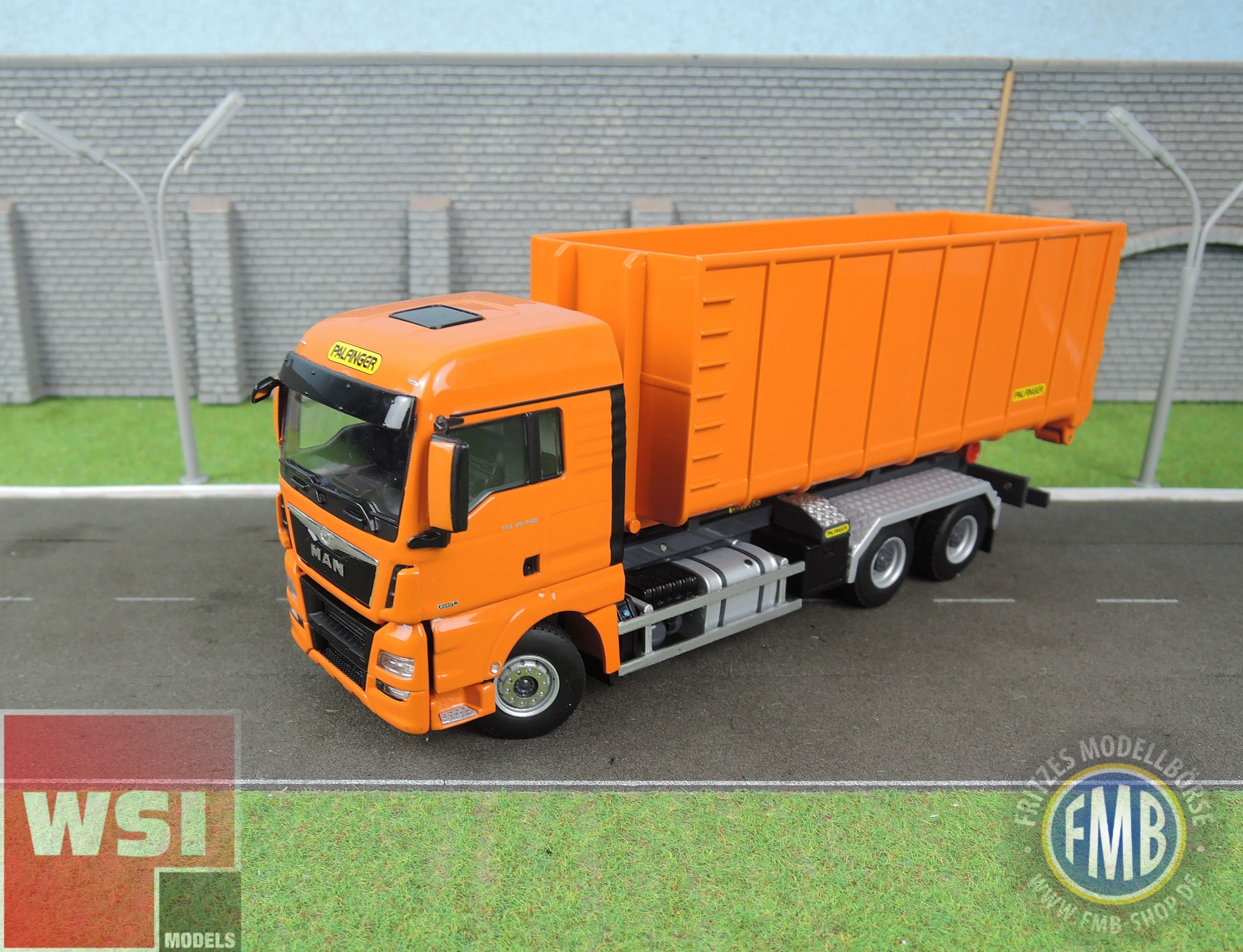 04-2049 - WSI - MAN TGX XLX Euro6 Palfinger Hakenlift System Container 40M3