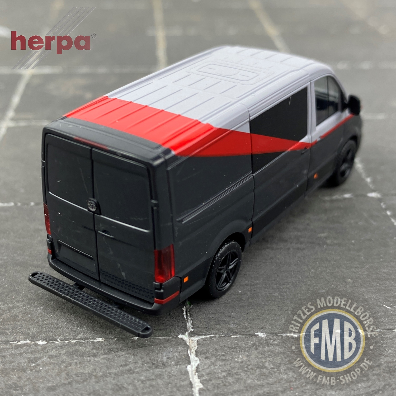 949620 - Herpa - Volkswagen VW Crafter Halbbus Flachdach "THE FMB-TEAM"