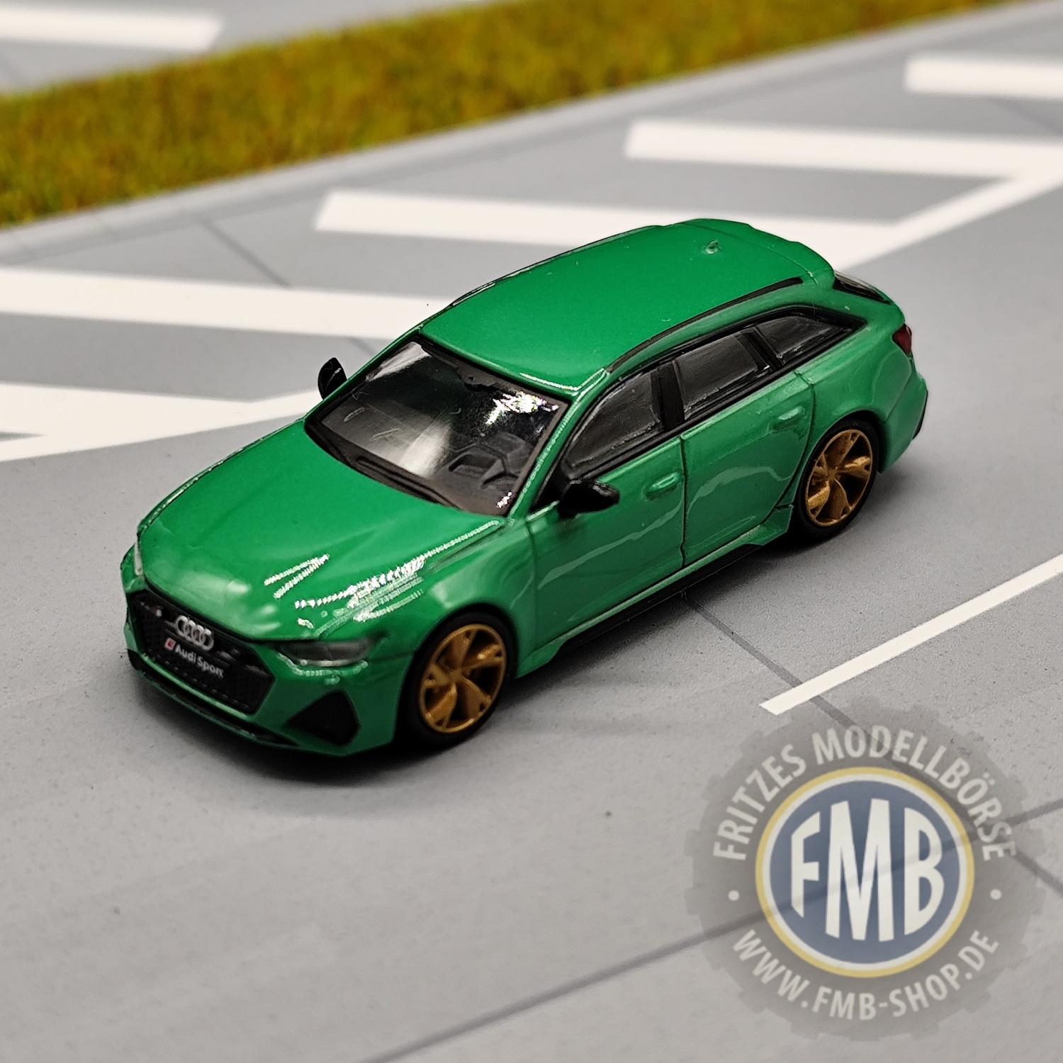 62994 - Micro City 87 - Audi RS6 Avant, grün metallic mit goldenen Felgen