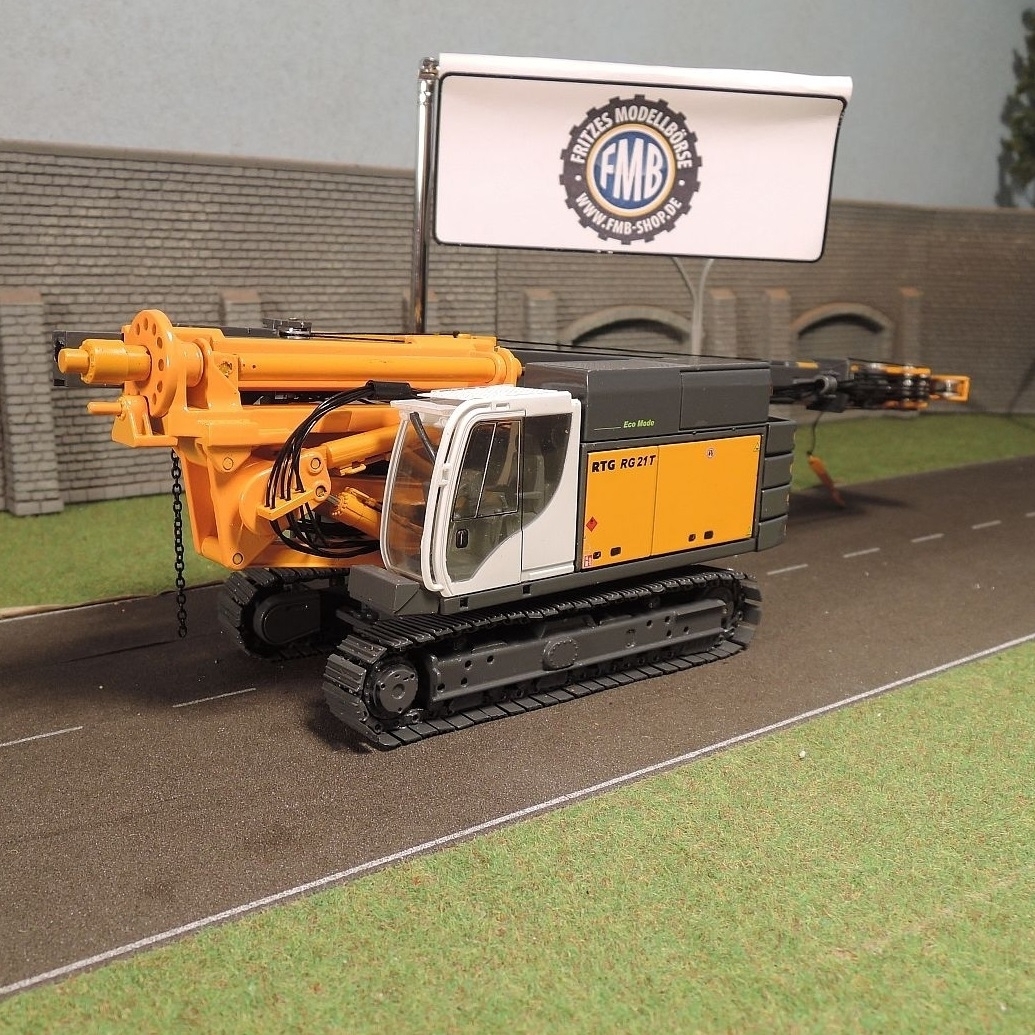 25028 - BYMO - Bauer RTG RG 21T  Pile driver with telecopic leader, yellow