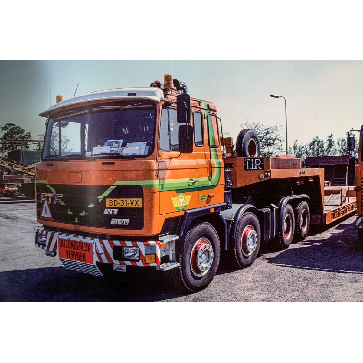 01-4452 - WSI - FTF FS 8x4 with 4axle low loader - van der Vlist / Groot Ammers - NL