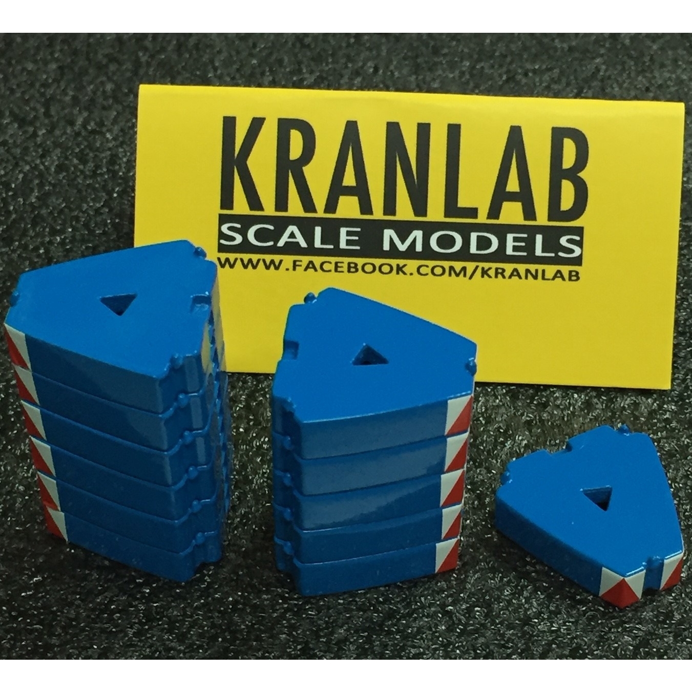 KR75-04F - KRANLAB - 10t counterweights in blue RAL5015