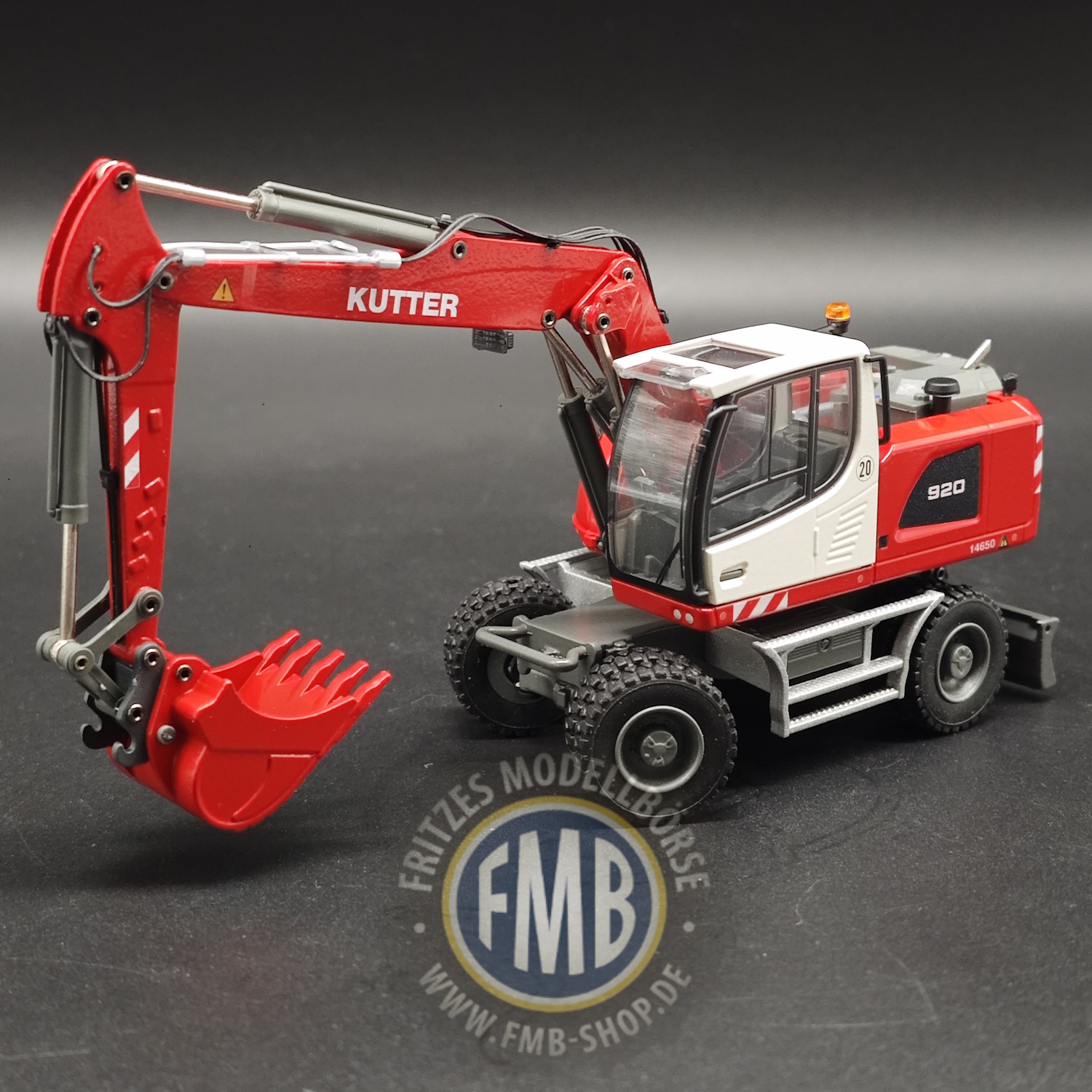 2216-01- Conrad - Liebherr A 920 mobil excavator - Kutter -