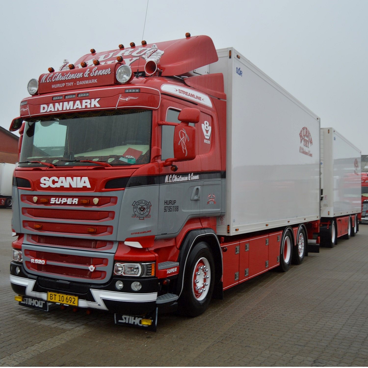 86313 - Tekno - Scania R520 Streamline 3/3axle reefer box truck/trailer - NC Christensen - DK