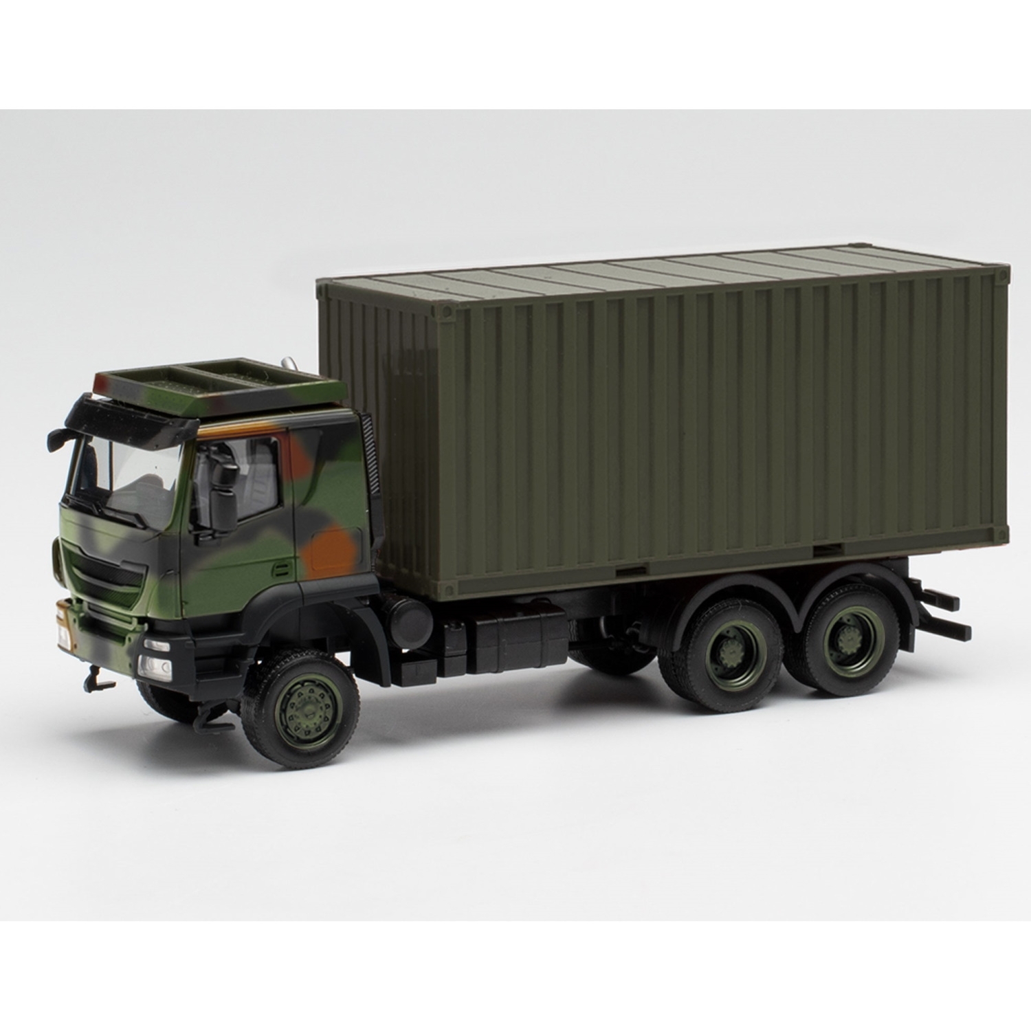 746793 - Herpa - Iveco Trakker 6x6 mit 20ft. Container "Bundeswehr", Flecktarndesign