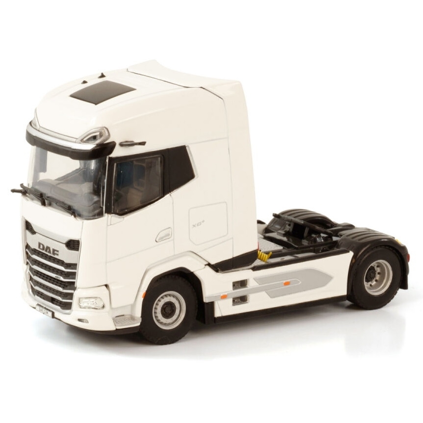 03-2040 - WSI - DAF XG+ 4x2 2axle truck tractor - white line