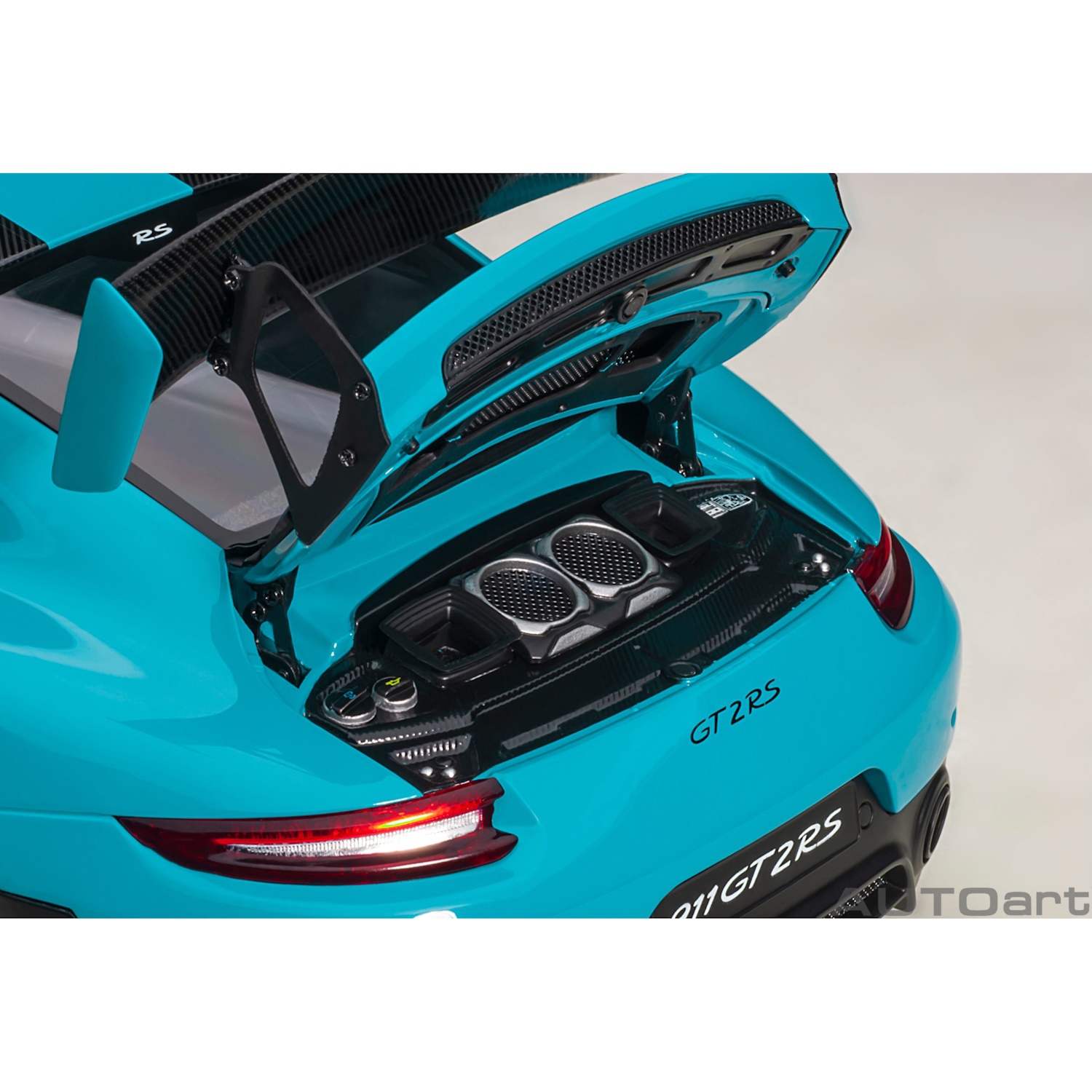 78175 - Autoart - Porsche 911 (991.2) GT2 RS Weissach Package, Miamiblau