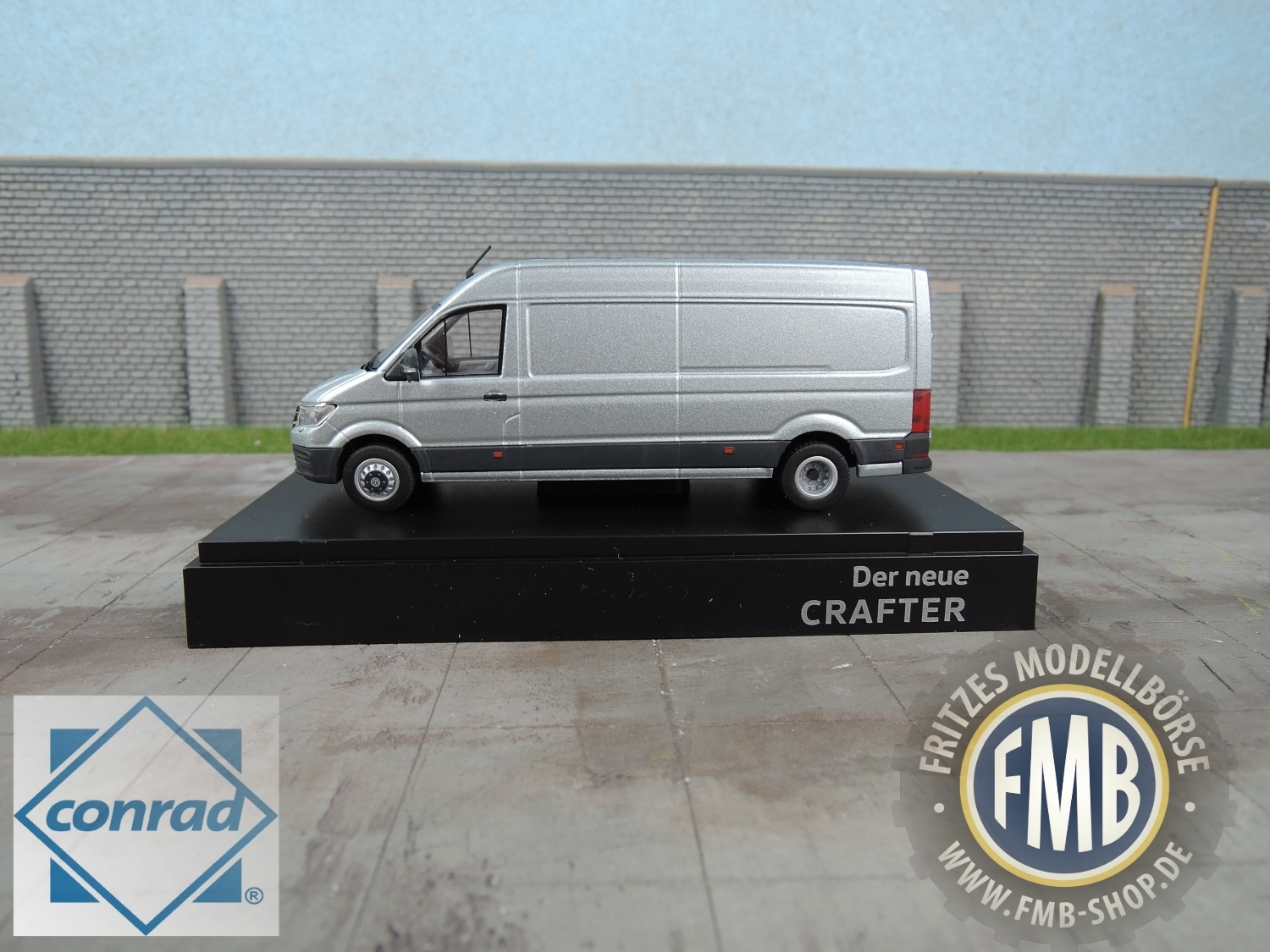 1614/0 - Conrad - VW Crafter'16 Kasten -silber metallic-