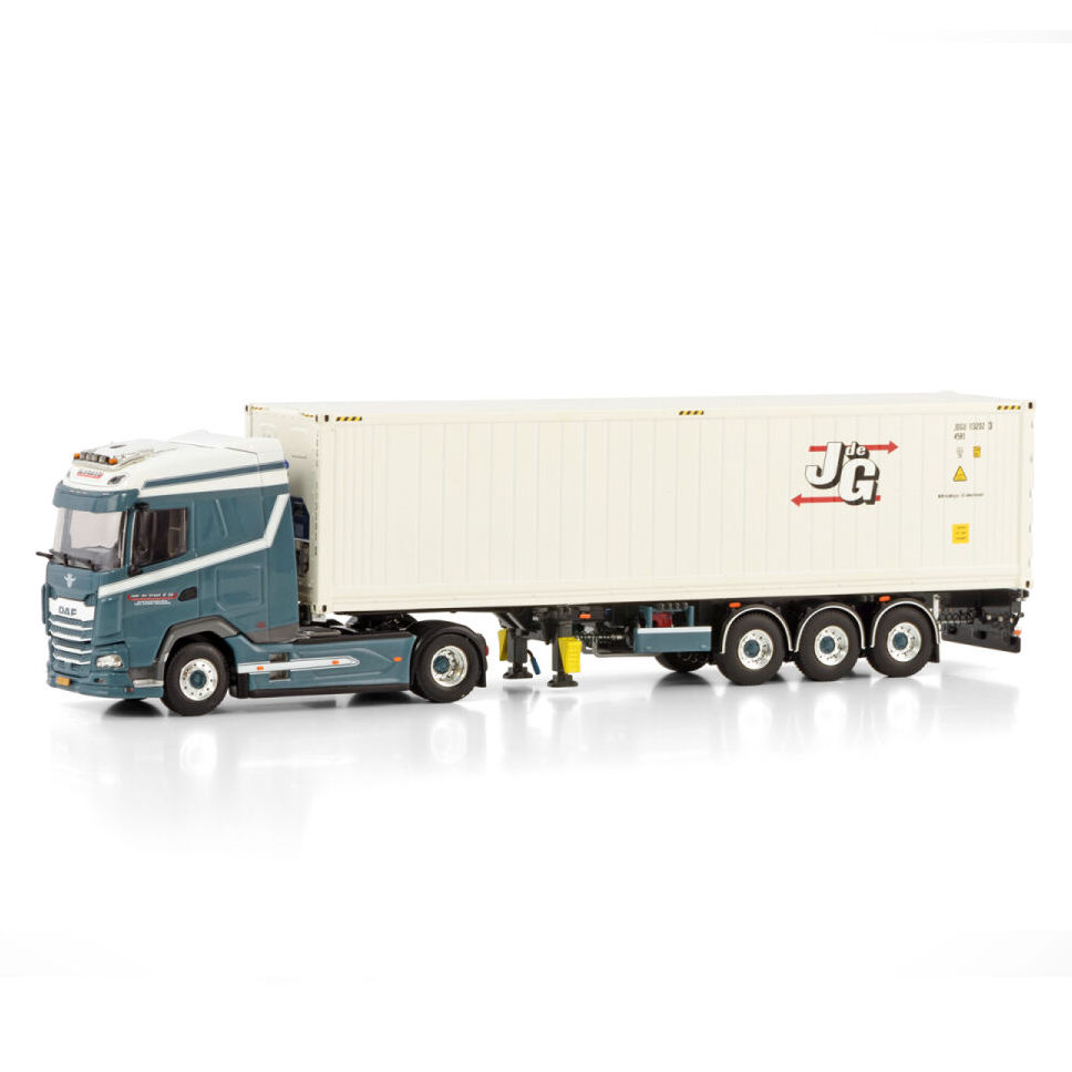 01-4208 - WSI - DAF XG 4x2 with chassi 3axle and 40ft reefer container  - Joh. DE Groot & Zn - NL -