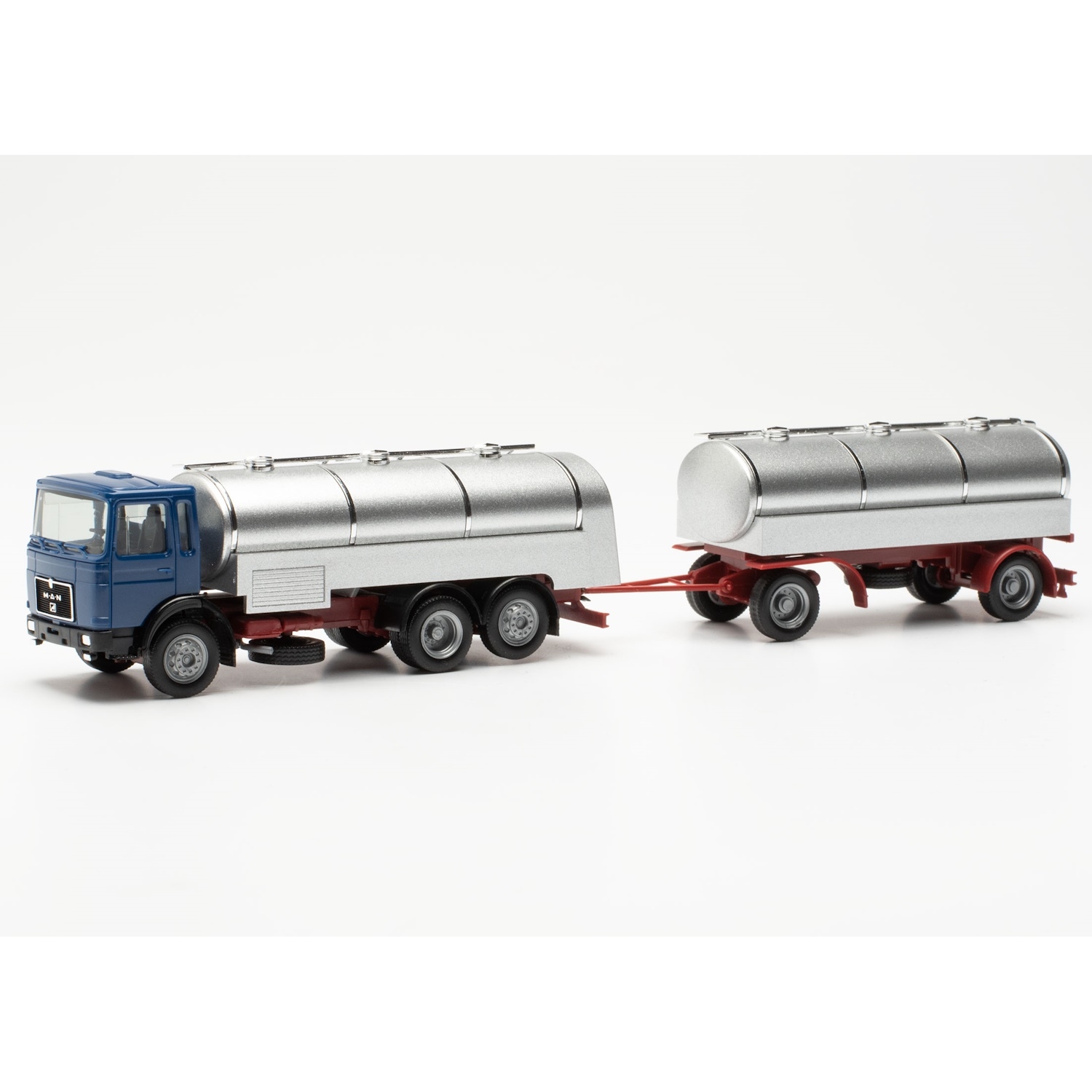 317238 - Herpa Basic - MAN F8 Milchtank-Hängerzug, blau