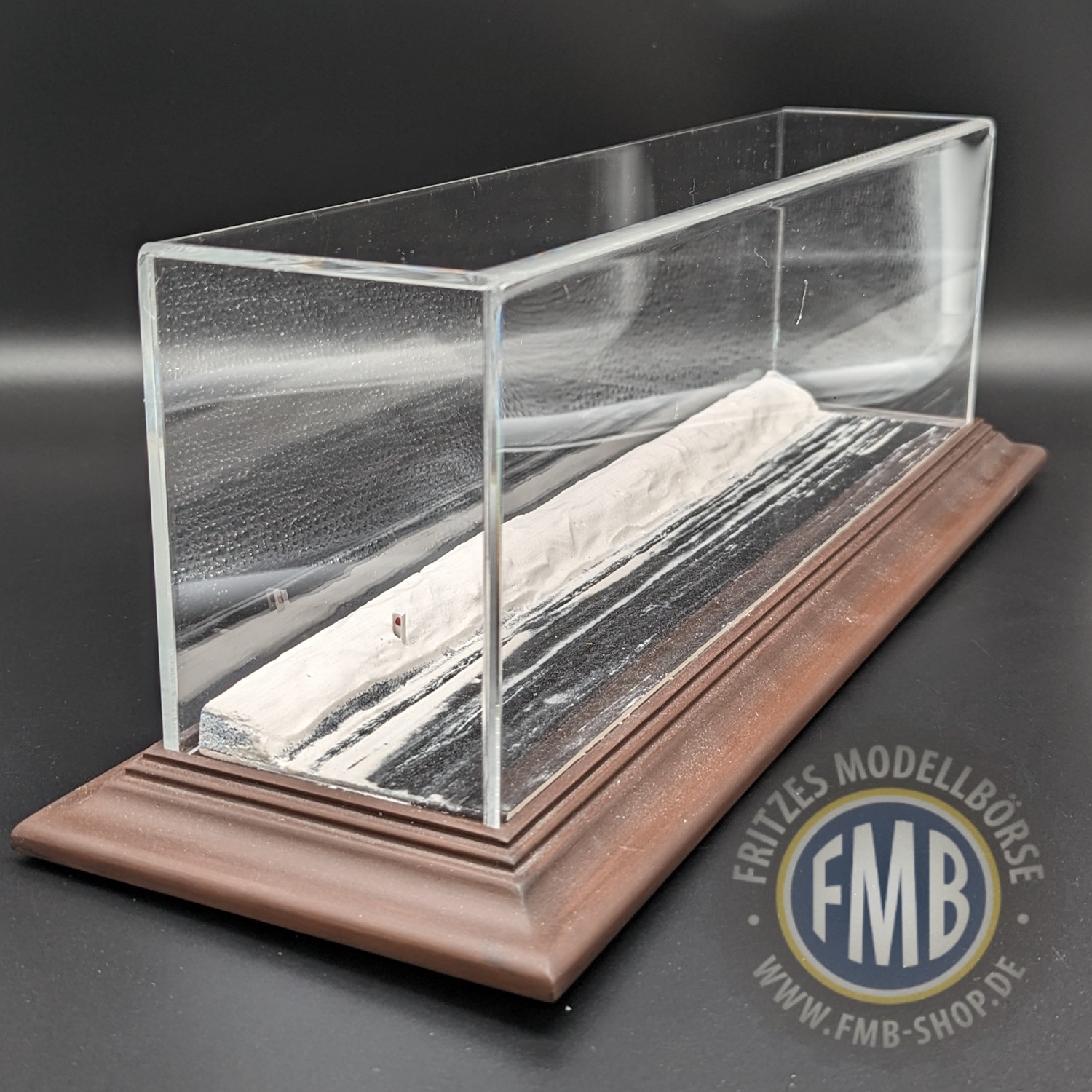 60714 - Atlantic - Vitrine Diorama Snowy Road - 410 x 85 x120 mm