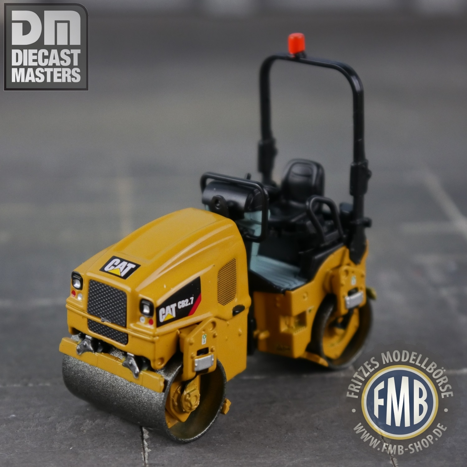 85593 - Diecast Masters - CAT CB-2.7 utility compactor