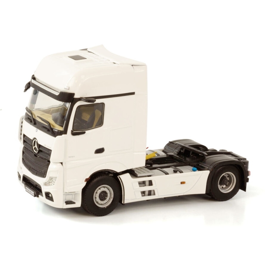 03-2038 - WSI - Mercedes-Benz Actros MP5 GigaSpace 4x2 2achs Zugmaschine  - white line -