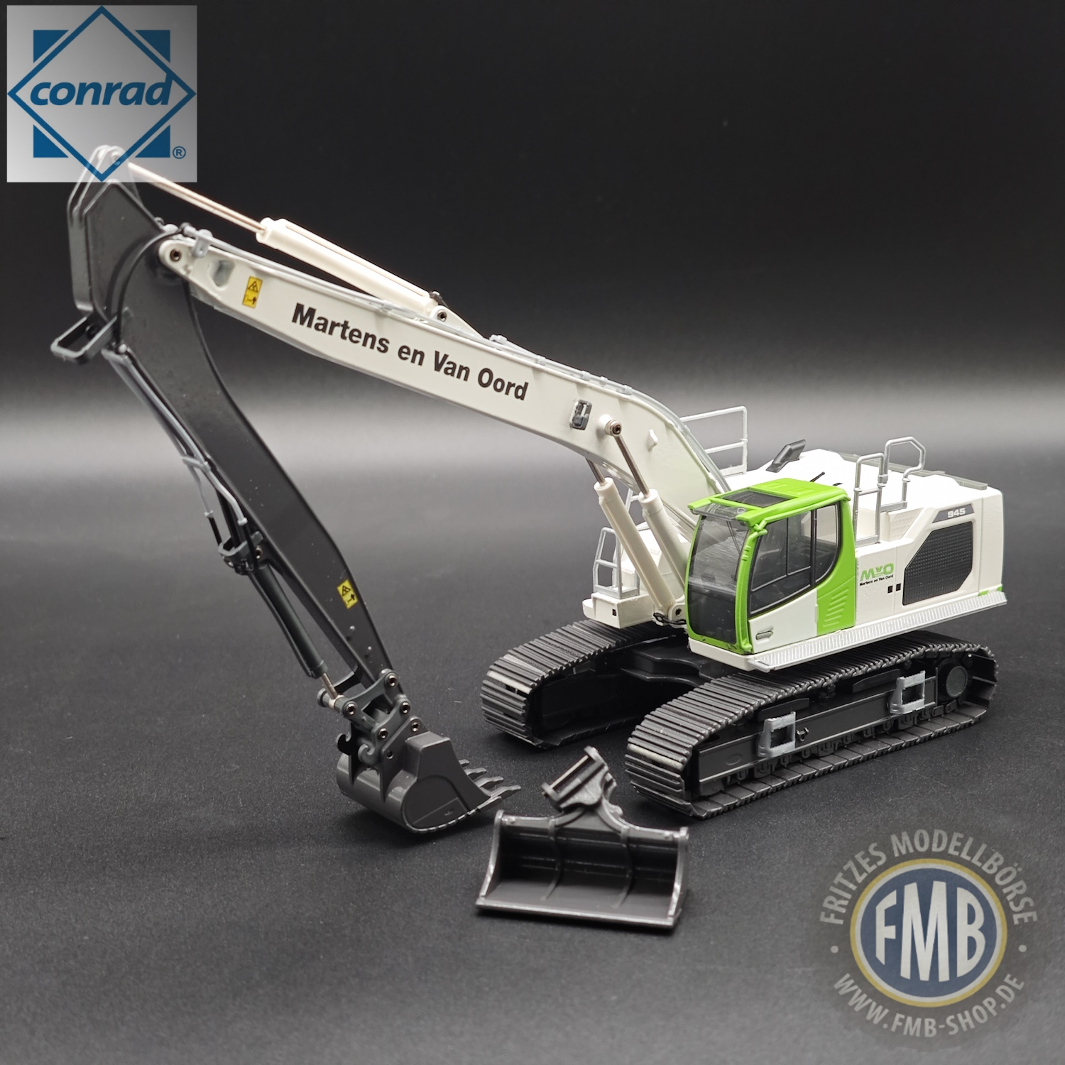 2225/02 - Conrad - Liebherr R 945 Multi-User Bagger - Martens en Van Oord - NL -