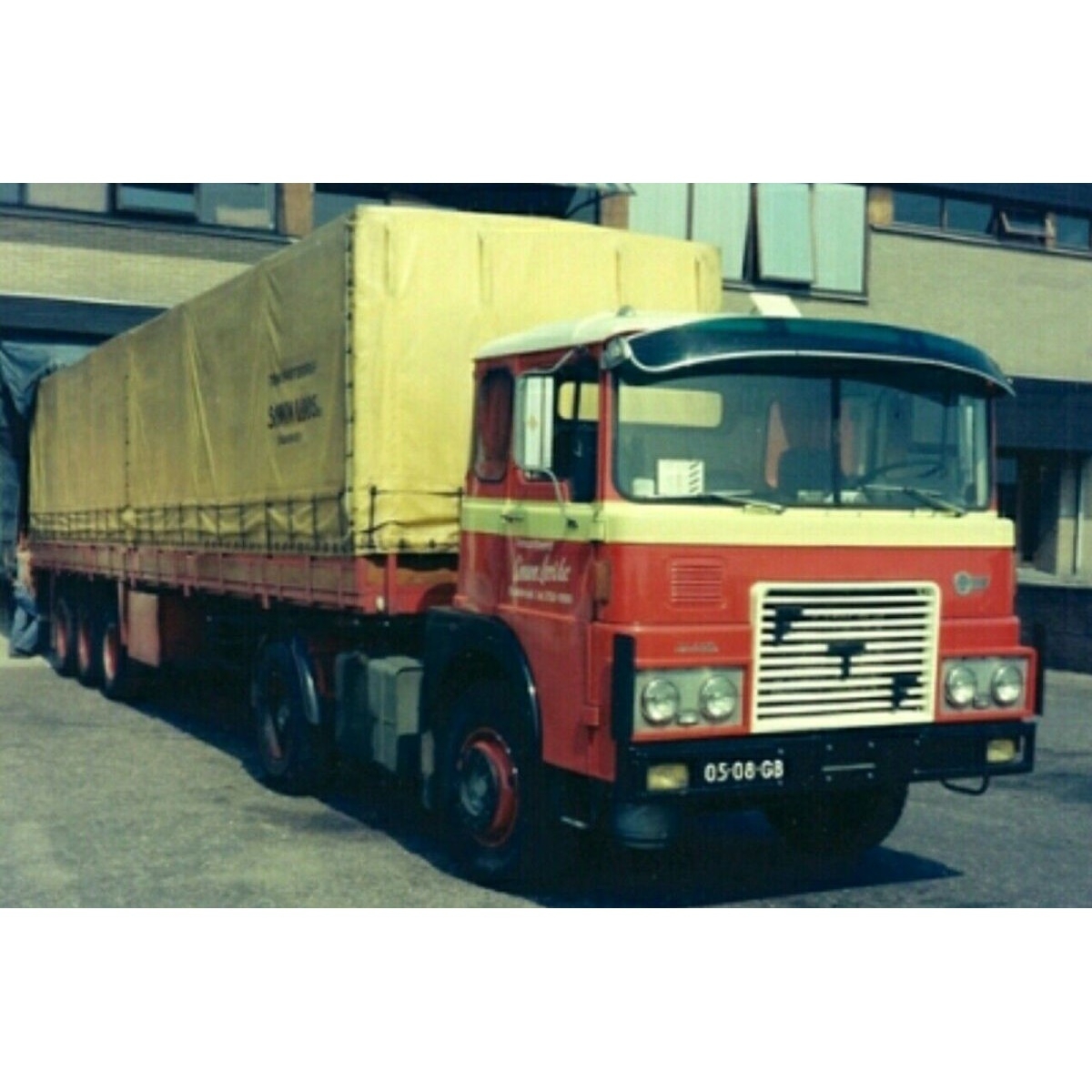 01-4518 - WSI - FTF F-Serie 4x2 with classic 3xle covered semitrailer - Simon Loos - NL