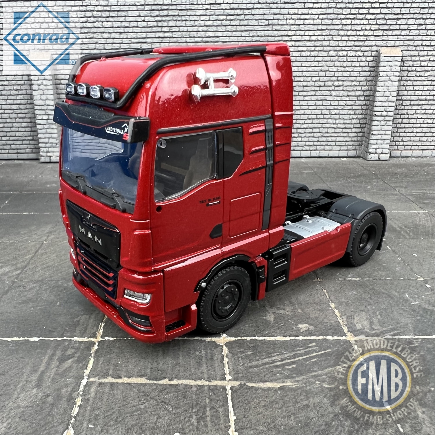 80000/11 - Conrad - MAN TGX GX 18.640 Individual S Zugmaschine mit Optiview, rot metallic