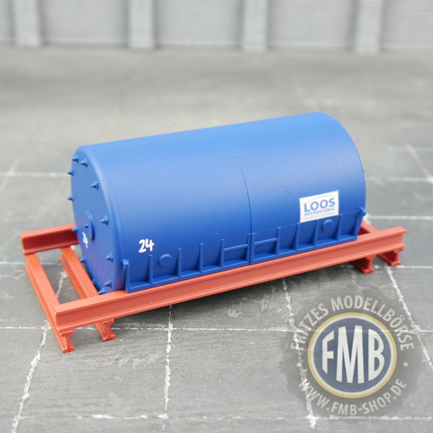 LKW56328 - Bauer - Tank, blau Ladegut mit Transportgestell - Länge 120mm