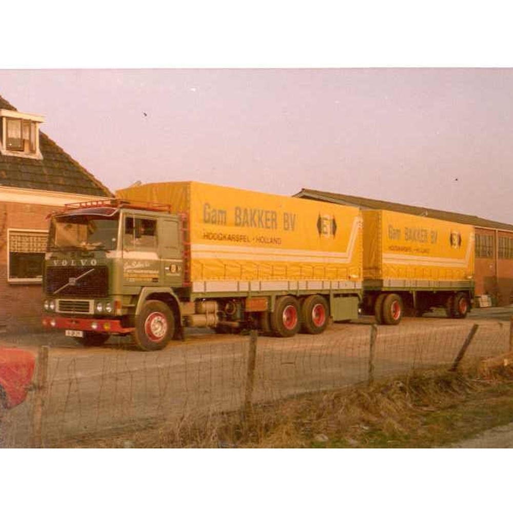 86675 - Tekno - Volvo F12 covered truck/trailer - Gam Bakker BV - NL