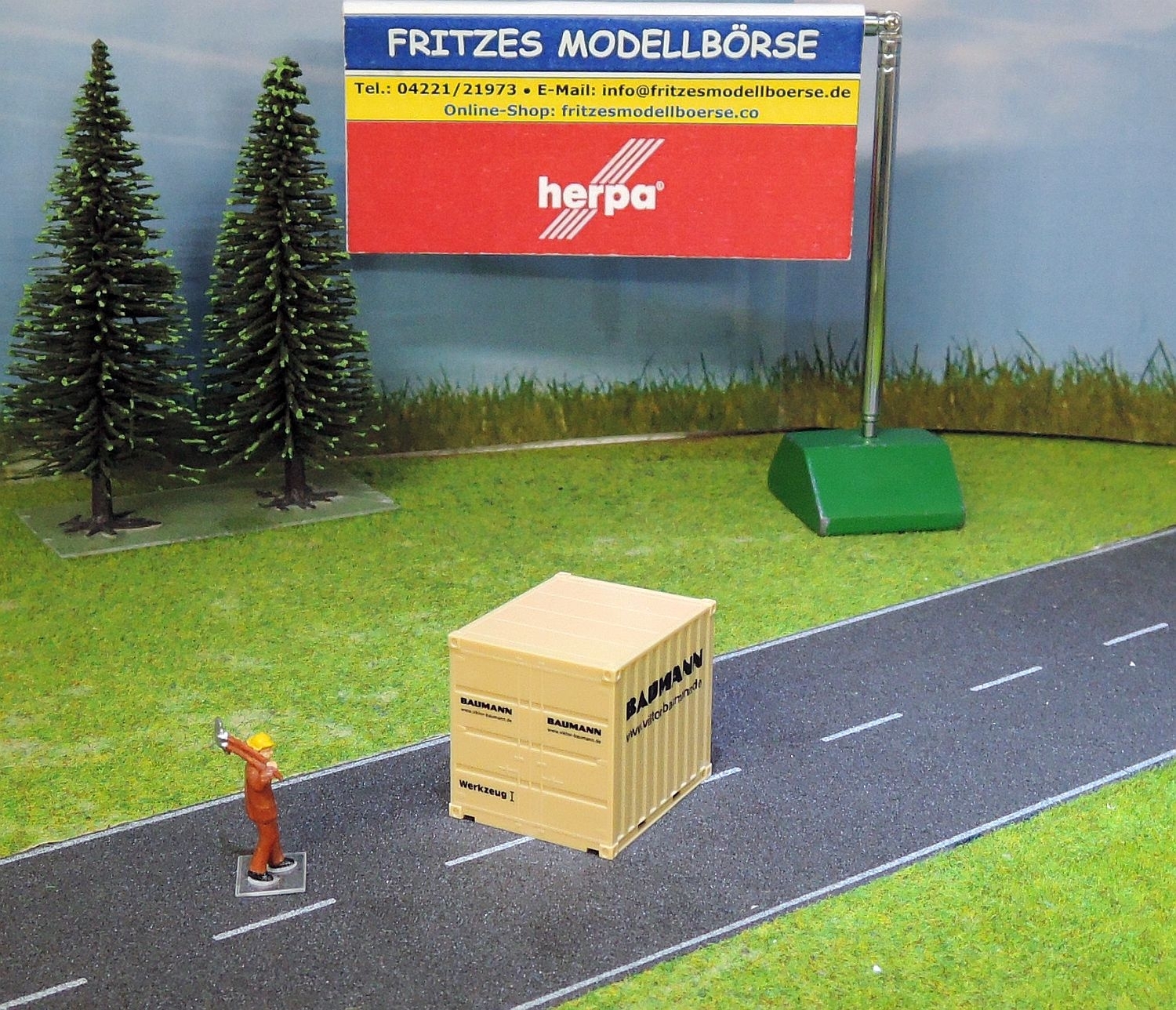 924276 - Herpa - 10ft Container -Baumann / Werkzeug I-  without box