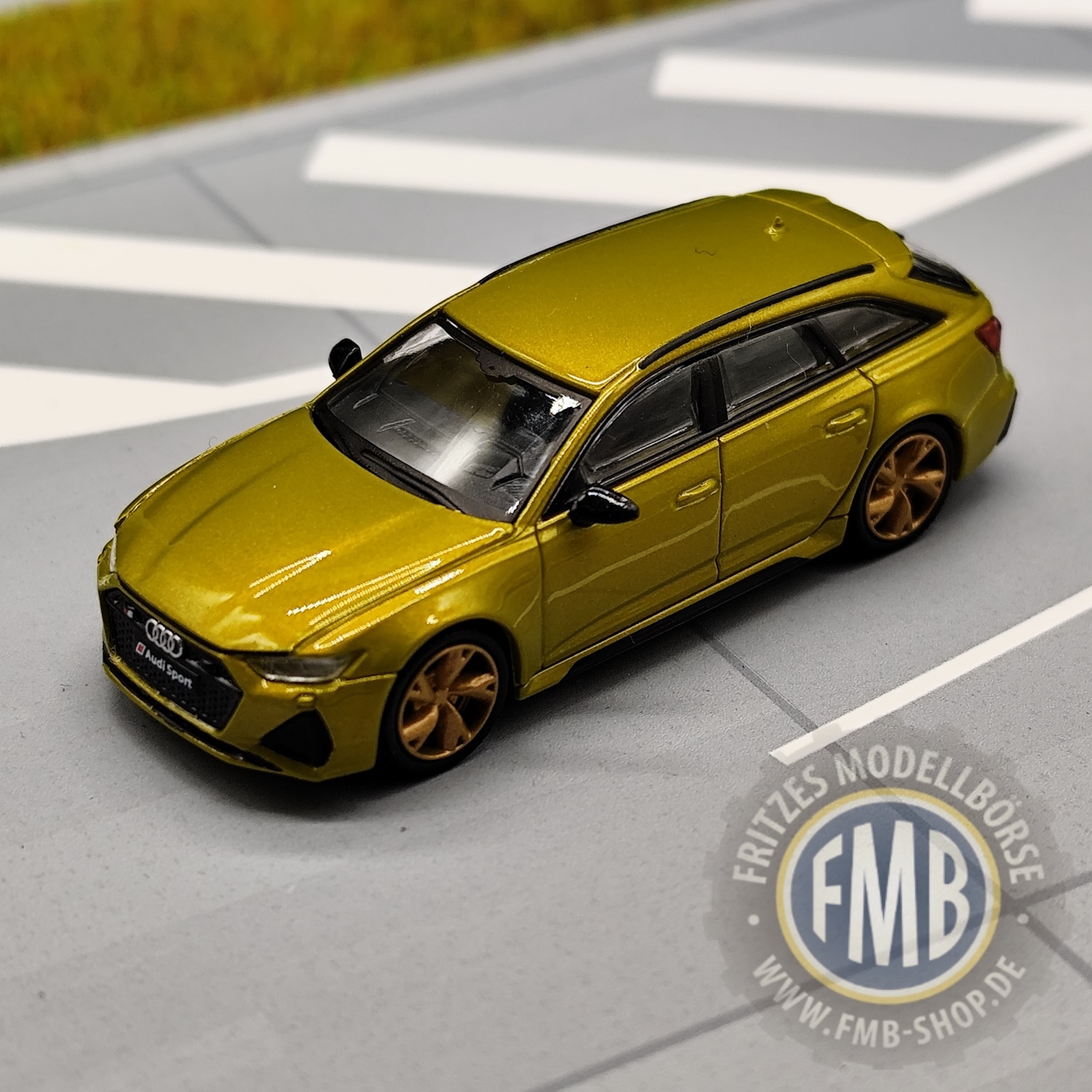 62995 - Micro City 87 - Audi RS6 Avant, avocado metallic mit goldenen Felgen