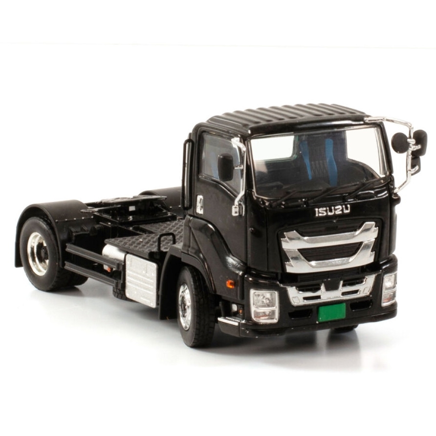 01-3972 - WSI - Isuzu Giga short Cab - black - JPN -