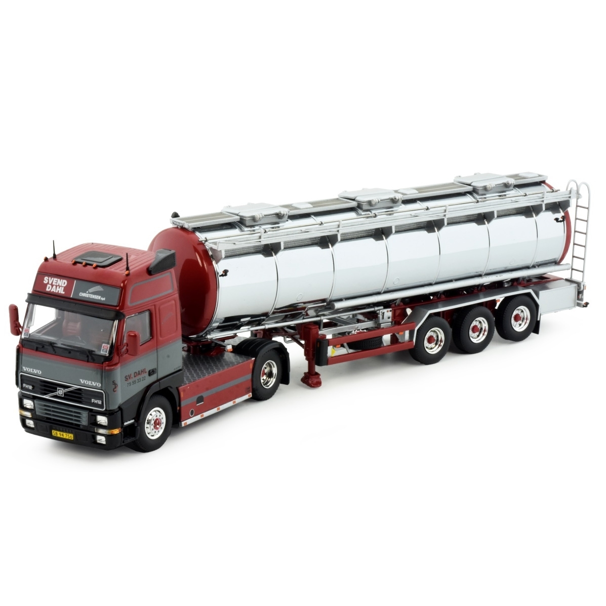 85269 - Tekno - Volvo FH12 Globetrotter XL with 3axle chrome tank trailer - Svend Dahl - DK