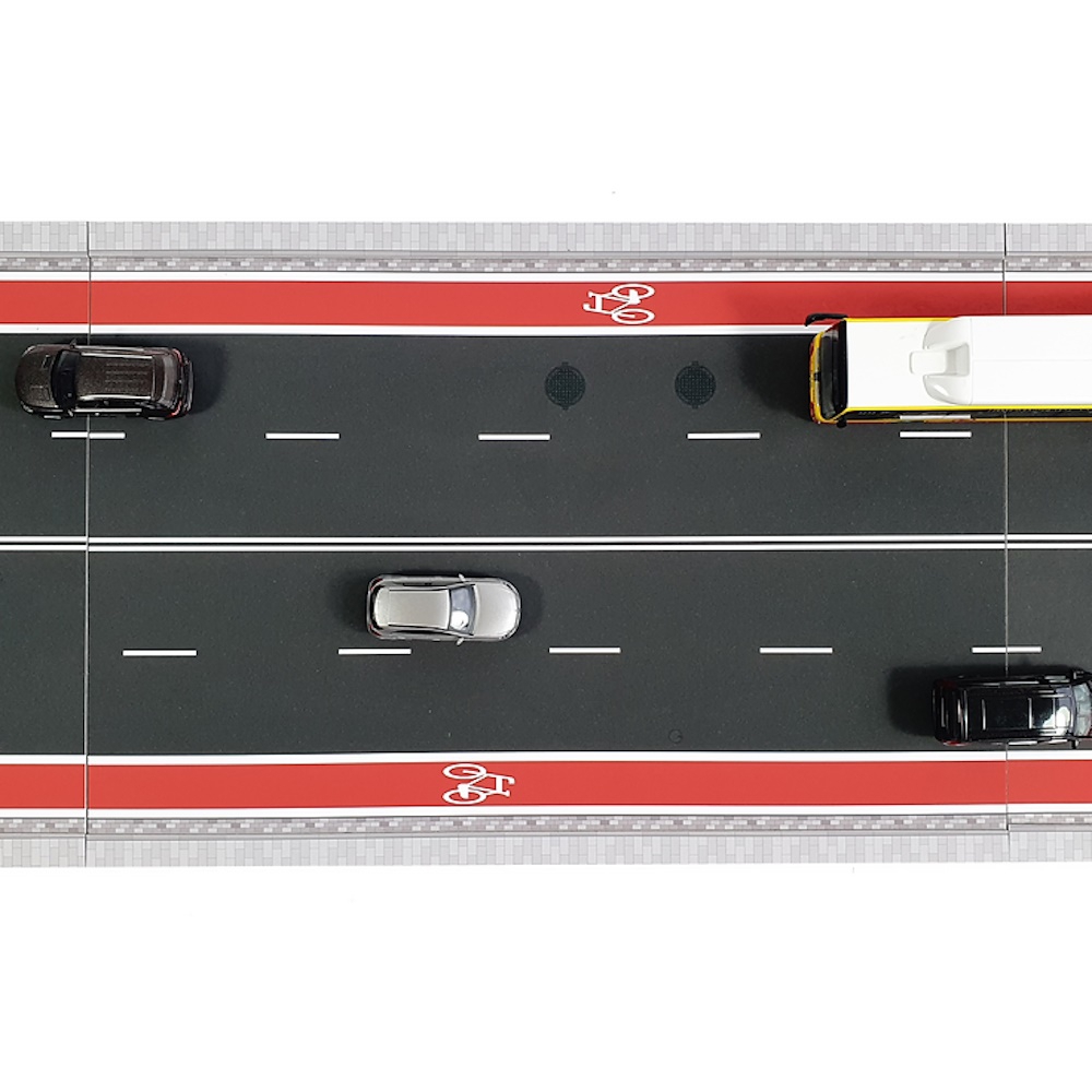 8711 - A4 Streets - Stadtstraße, 2-spurig mit Radweg  (3 Platten A4= 89,1x21cm)