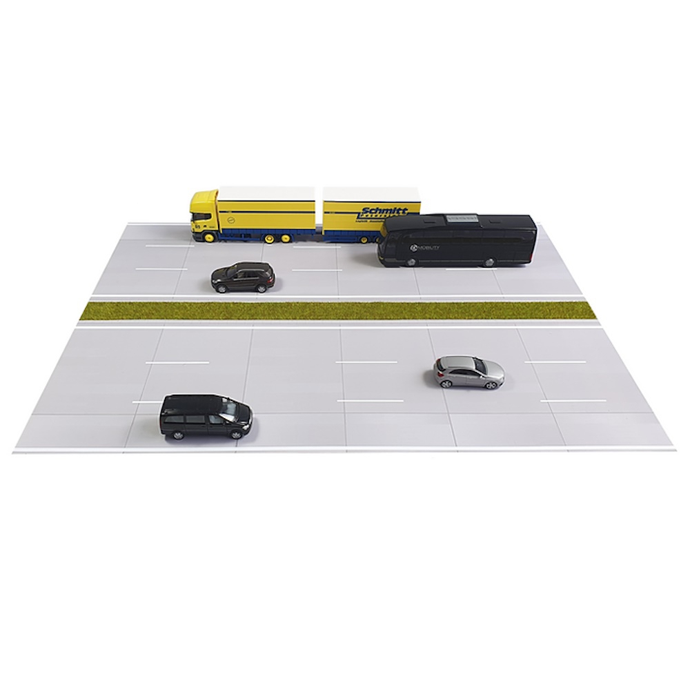 8703 - A4 Streets - Autobahn, 3-spurig  (1 Platte A3= 42x29,7cm)