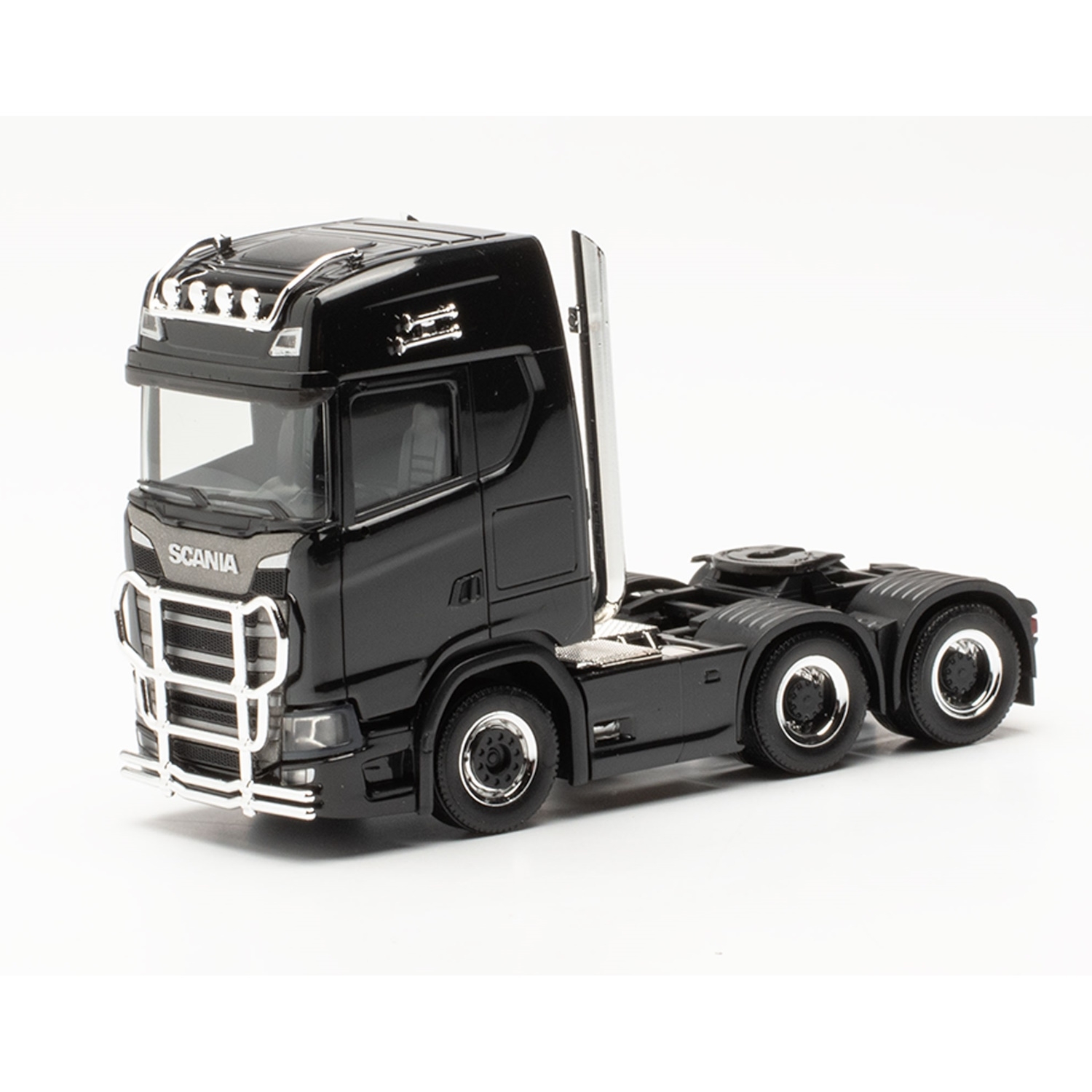 314053-002 - Herpa - Scania CS Highline 6x4 Zugmaschine mit Chrompaket, schwarz