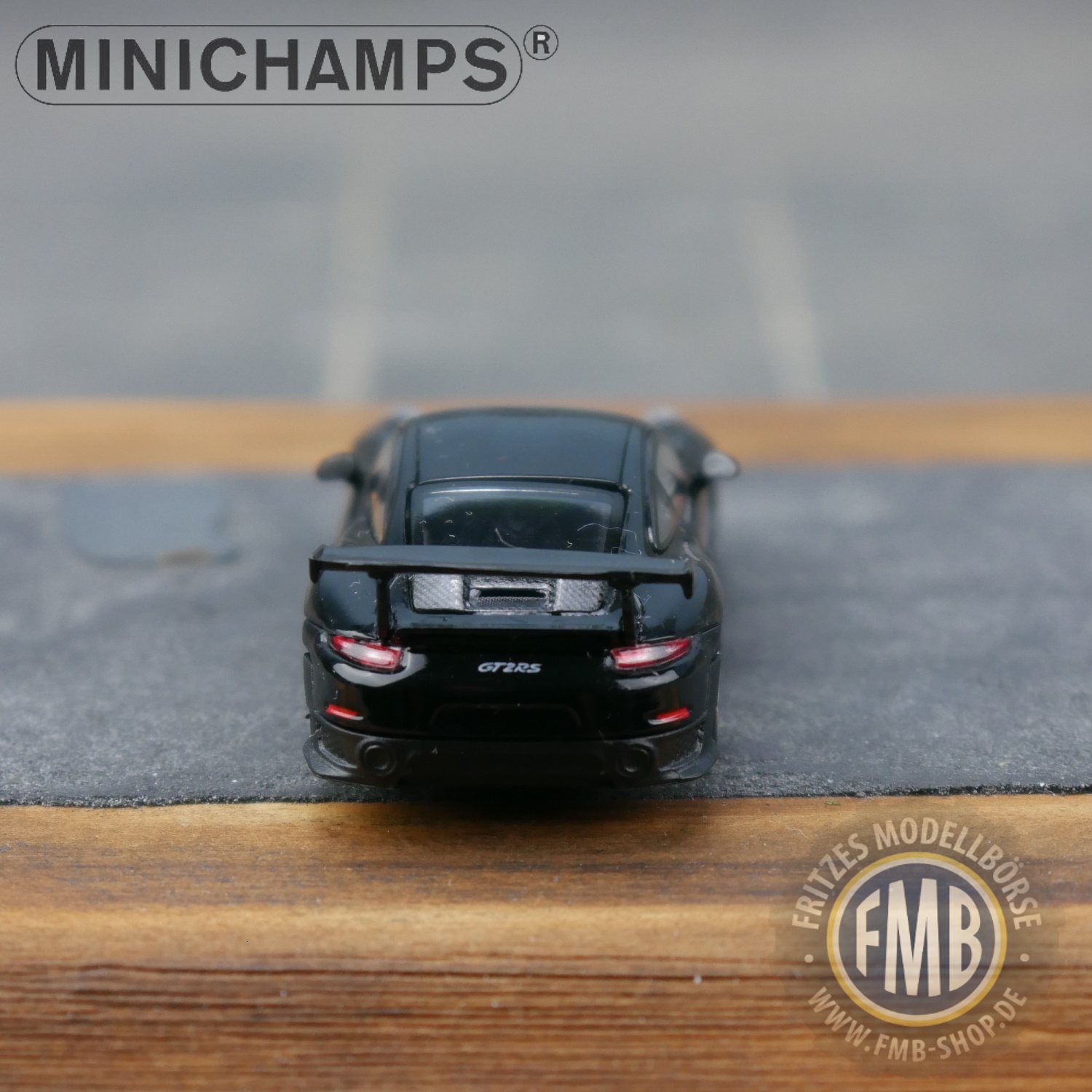 schwarz 870 068120-1:87 Minichamps Porsche 911 GT2 RS 2018 
