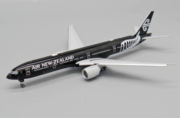 XX40006A - JC Wings - Air New Zealand Boeing 777-300ER "All Blacks" - ZK-OKQ - Flaps Down